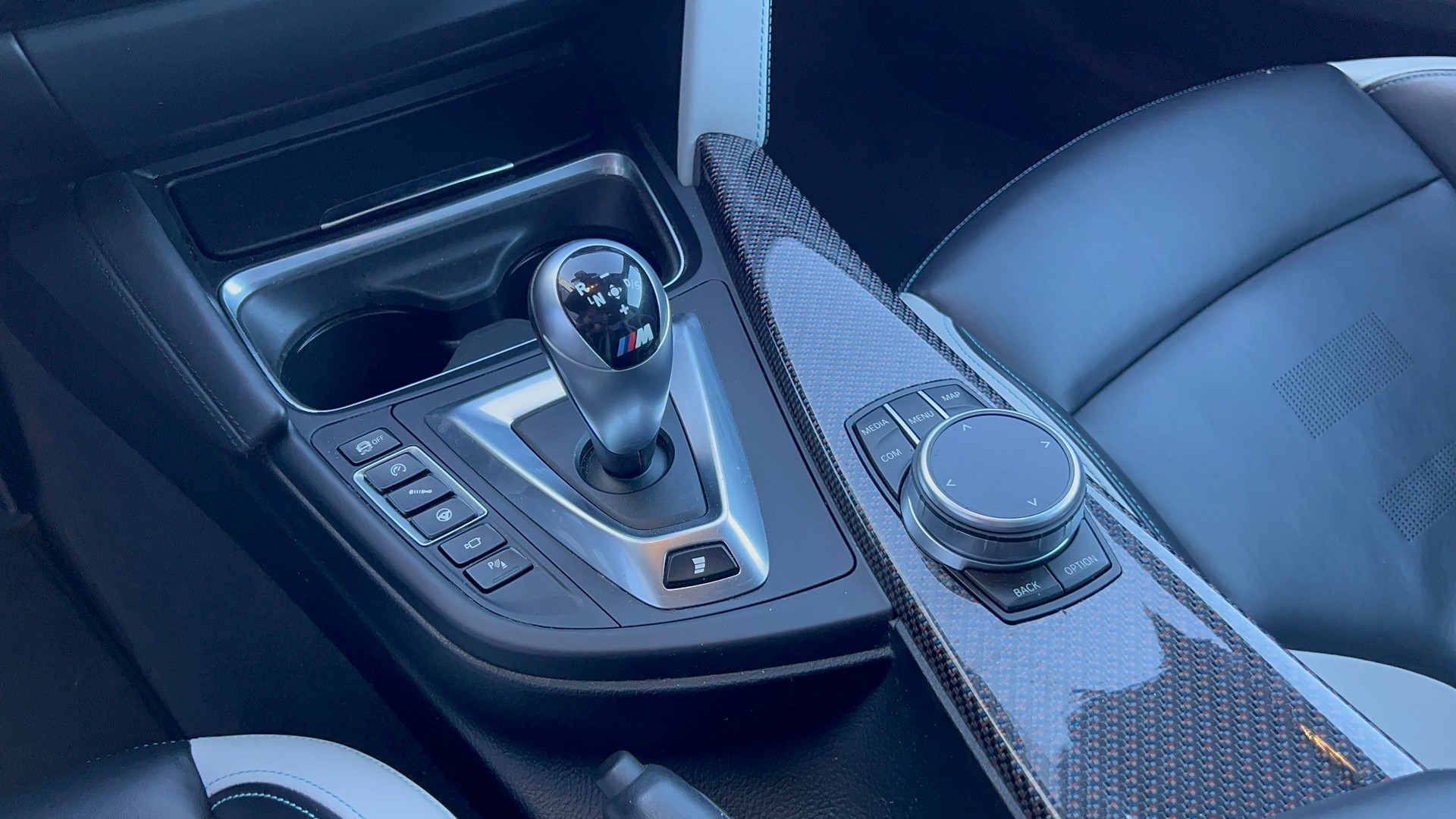 BMW M4 Coupé HERITAGE Limited Edition DKG-image-14