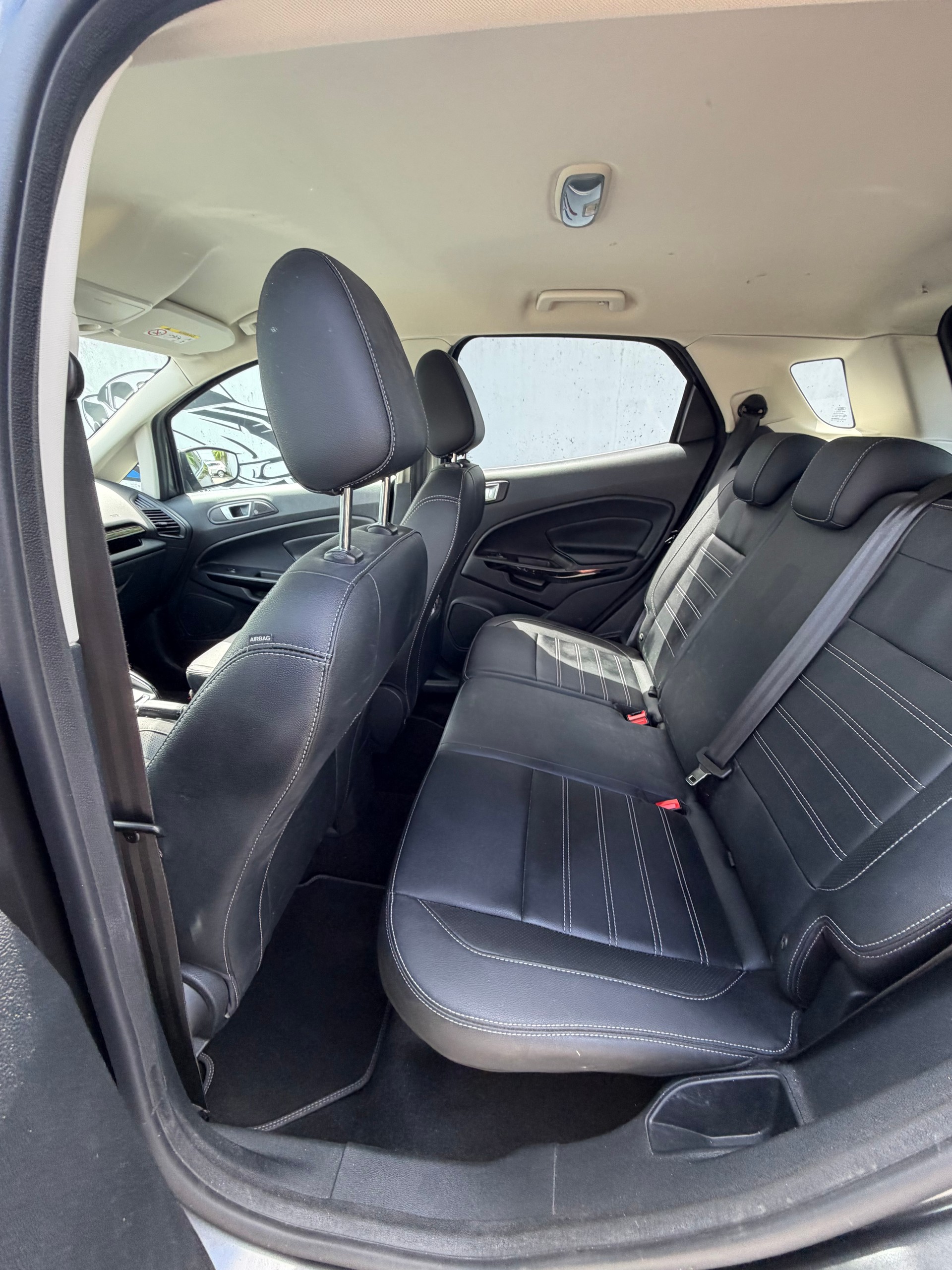 FORD EcoSport 1.0 SCTi Titanium Automat-image-11