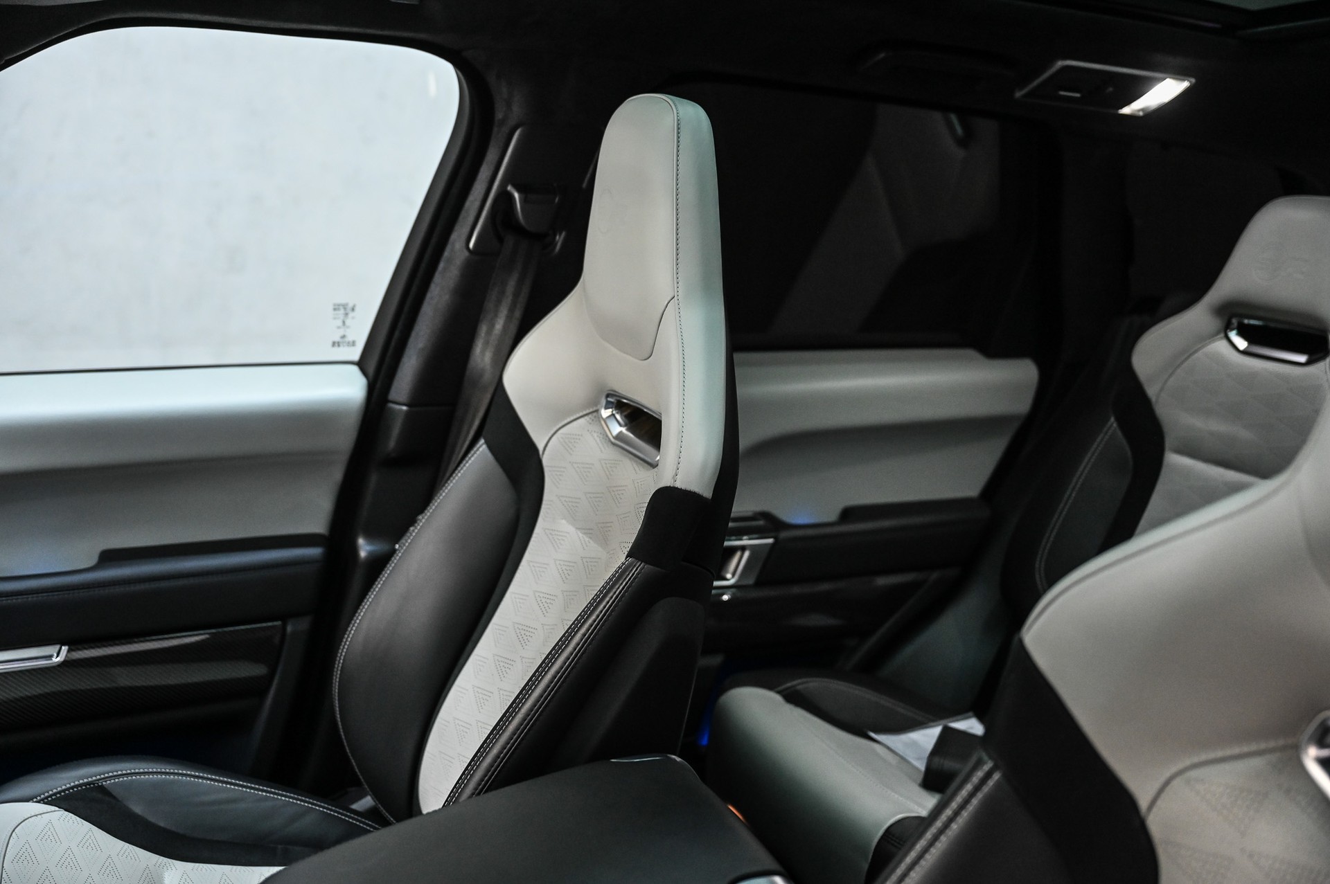 LAND ROVER Range Rover Sport 5.0 V8 SC SVR-image-18