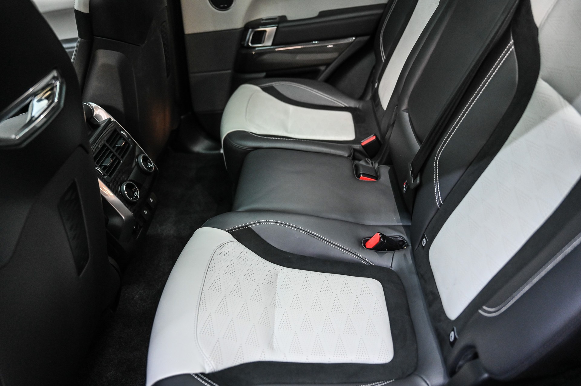 LAND ROVER Range Rover Sport 5.0 V8 SC SVR-image-22