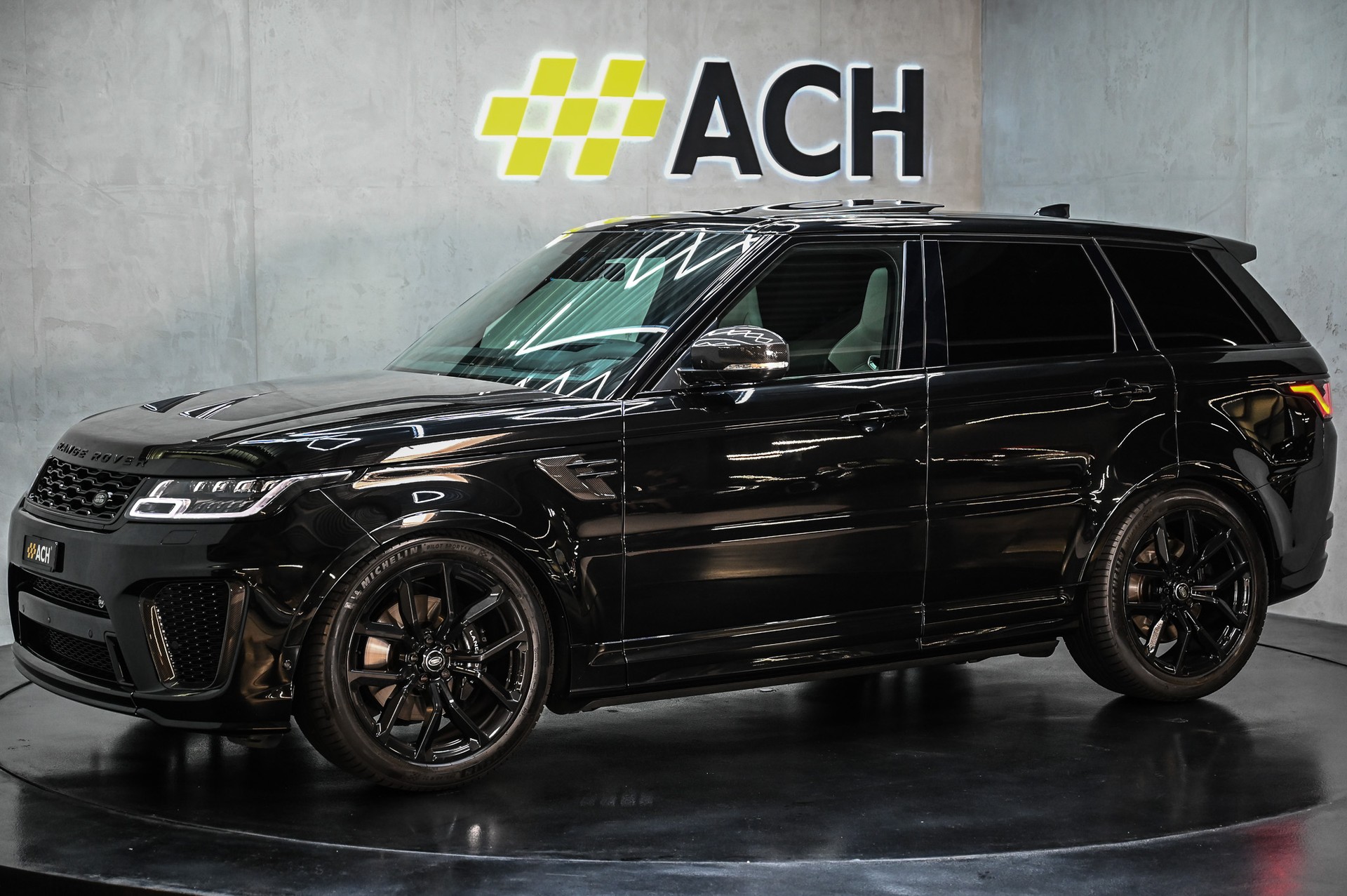 LAND ROVER Range Rover Sport 5.0 V8 SC SVR-image-4