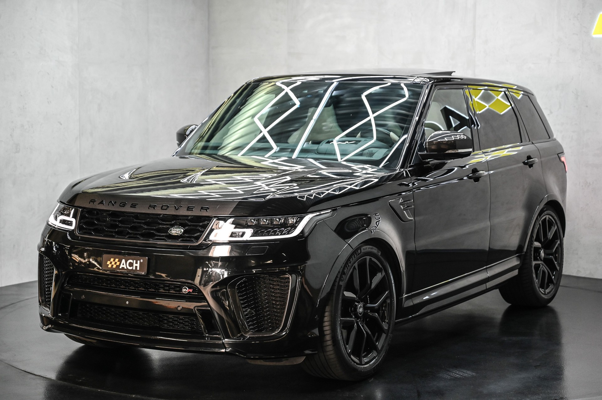 LAND ROVER Range Rover Sport 5.0 V8 SC SVR-image-2