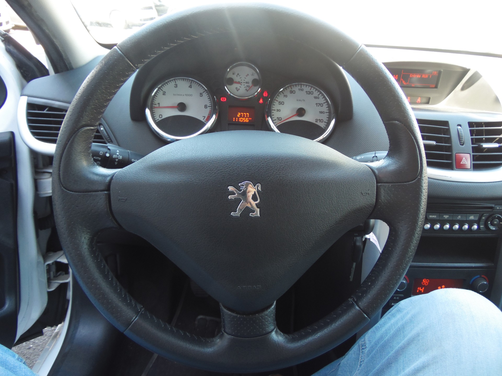 PEUGEOT 207 1.6 16V Trendy Clim-image-7