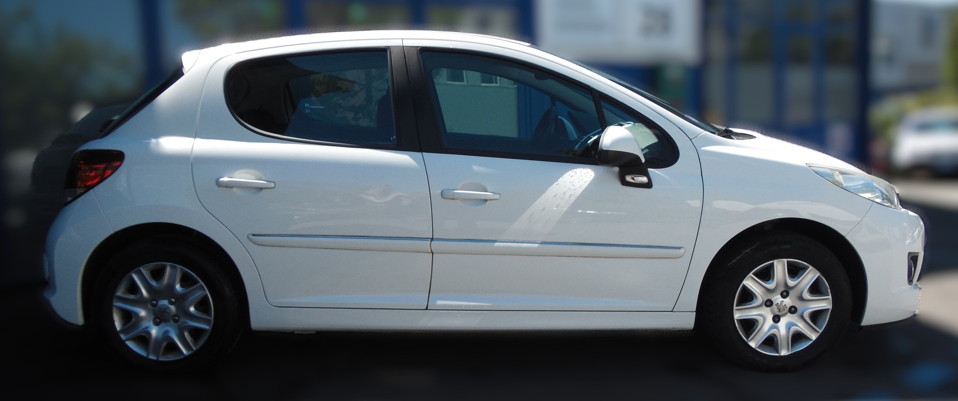 PEUGEOT 207 1.6 16V Trendy Clim-image-2