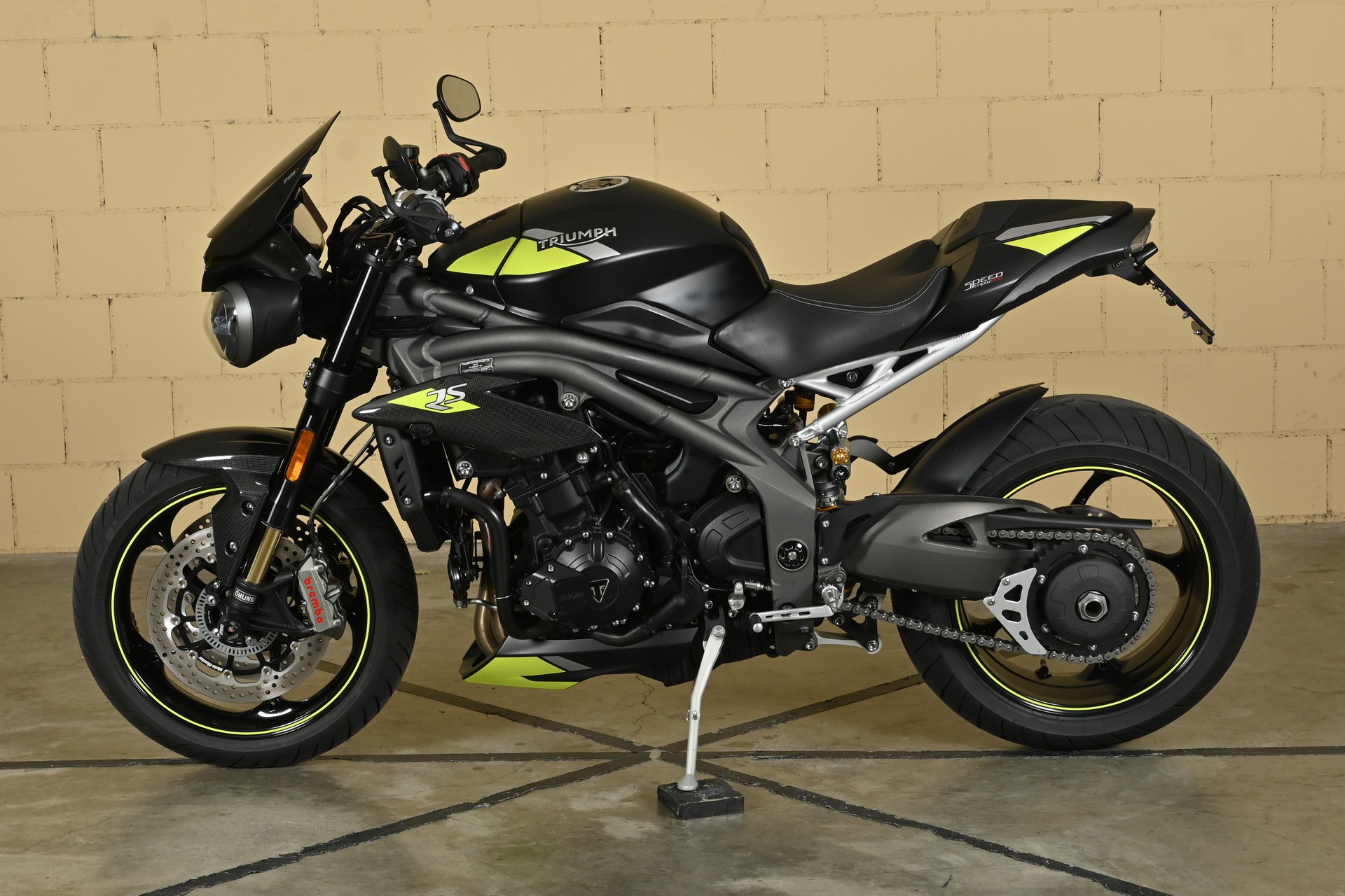 TRIUMPH Speed Triple RS 1050 ABS-showroom-element-3