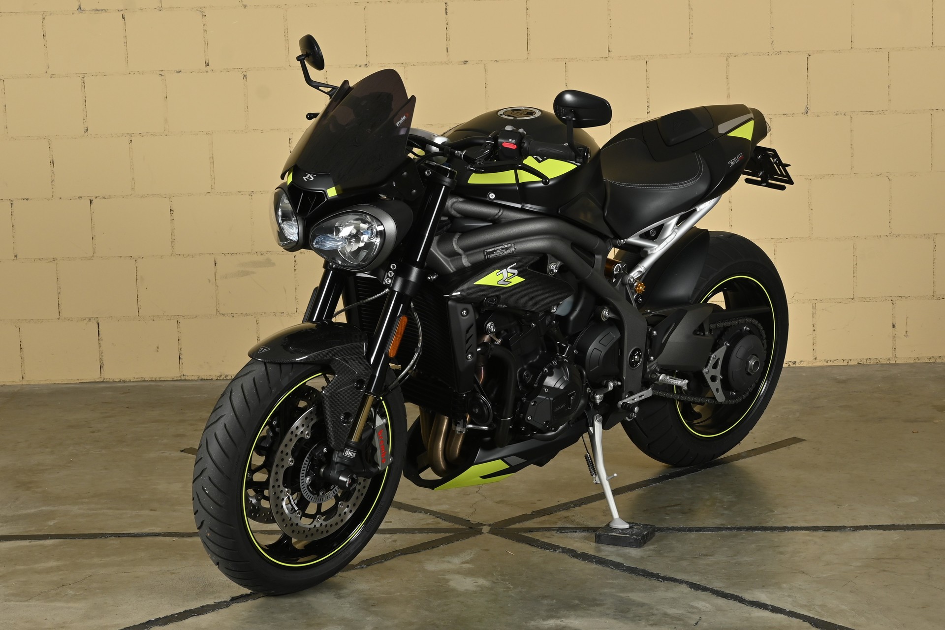 TRIUMPH Speed Triple RS 1050 ABS-showroom-element-2