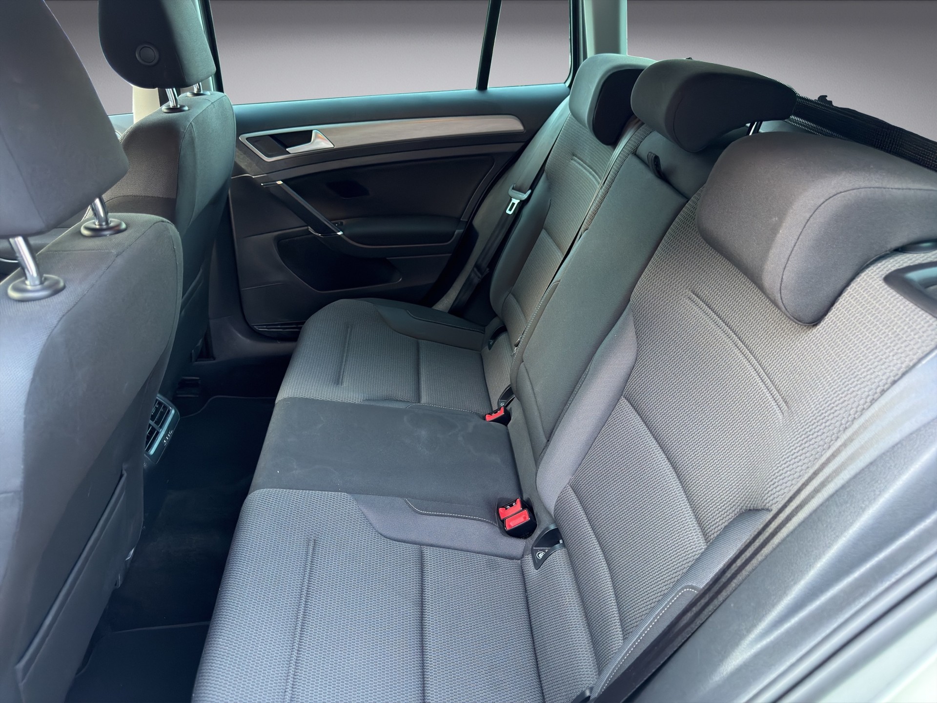 VW Golf Variant 1.6 TDI Comfortline DSG-image-13