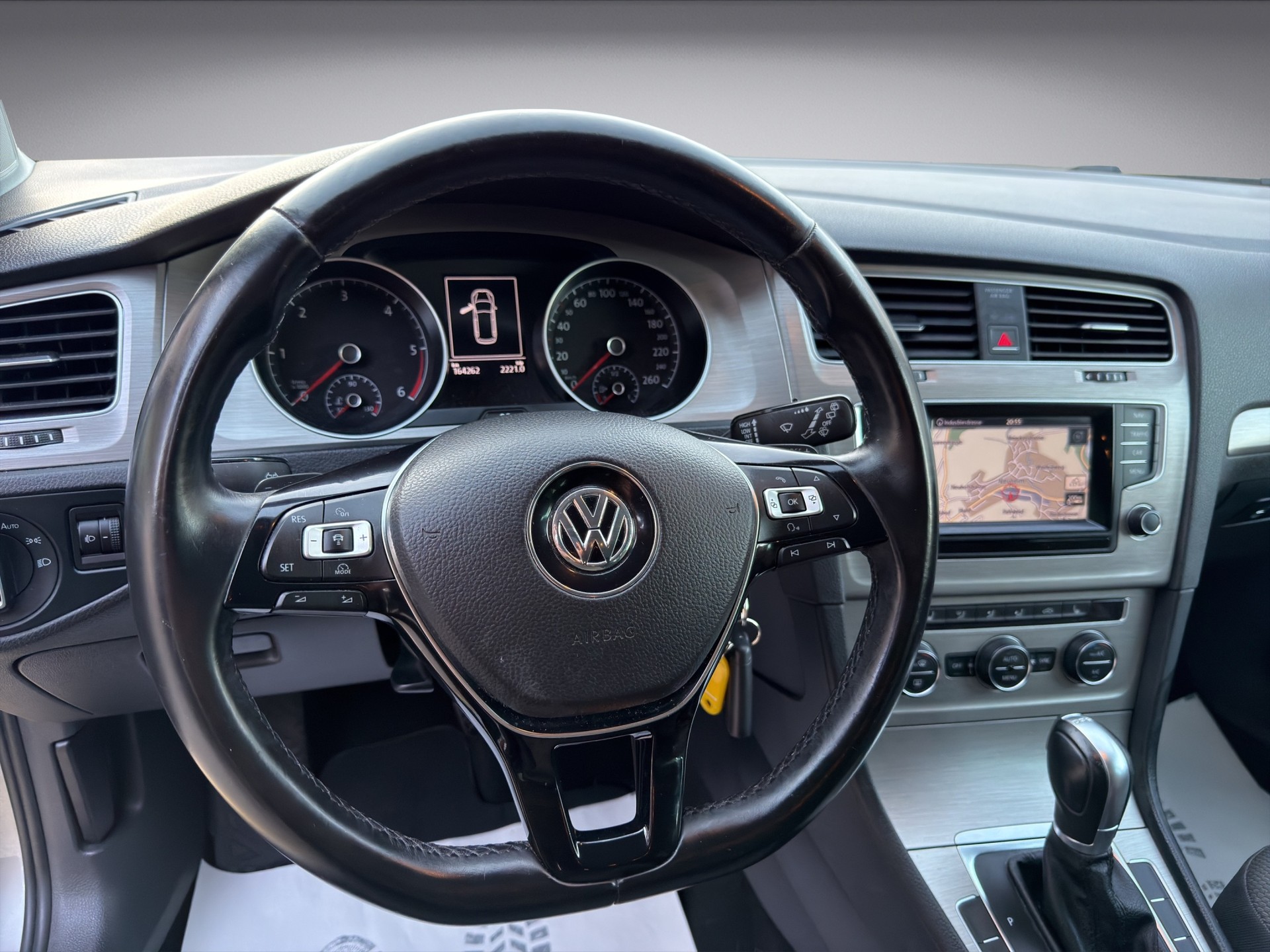 VW Golf Variant 1.6 TDI Comfortline DSG-image-12