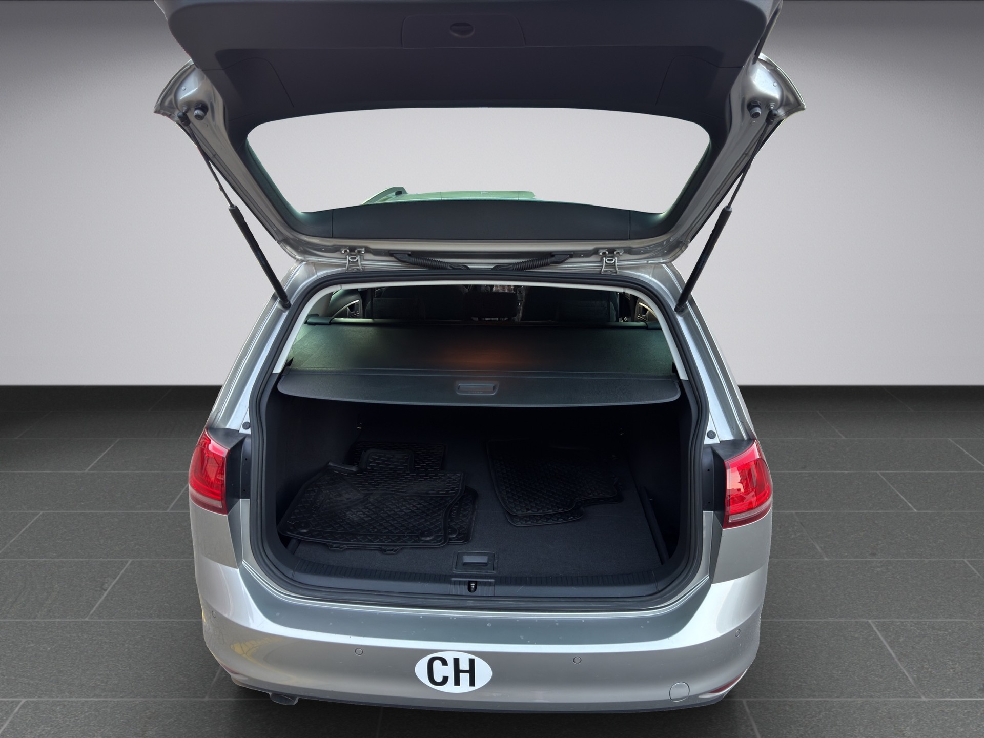 VW Golf Variant 1.6 TDI Comfortline DSG-image-15