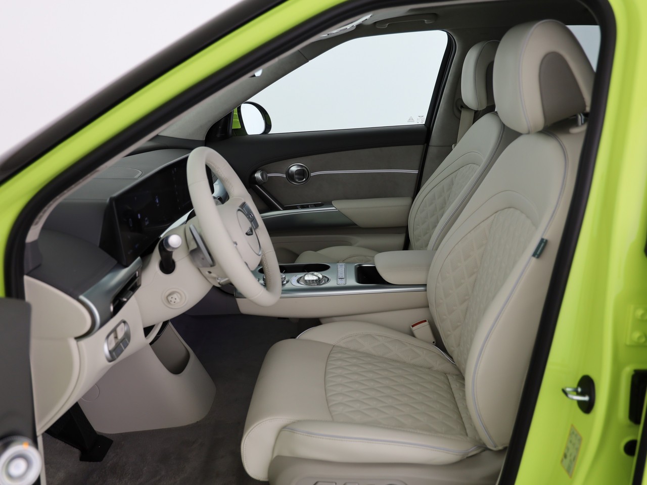 GENESIS GV60 77.4 kWh Sport AWD-image-3
