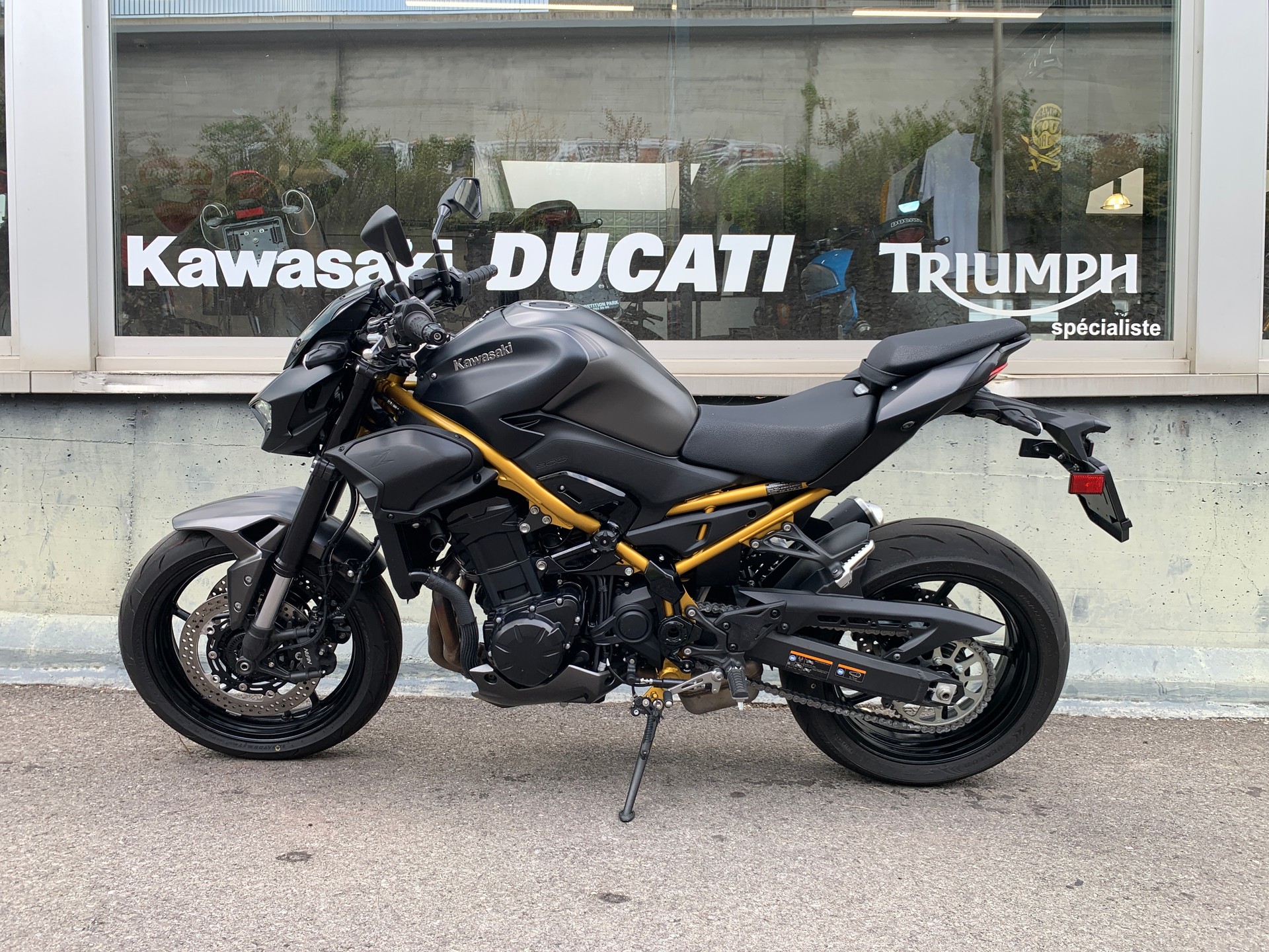 KAWASAKI Z 900 (70kW)-showroom-element-1