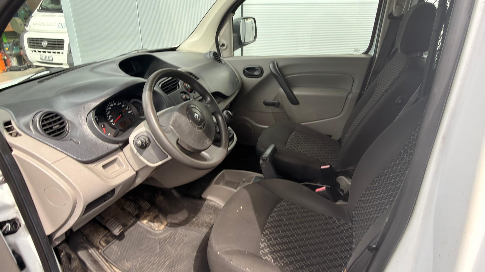 RENAULT Kangoo dCi 85-image-6