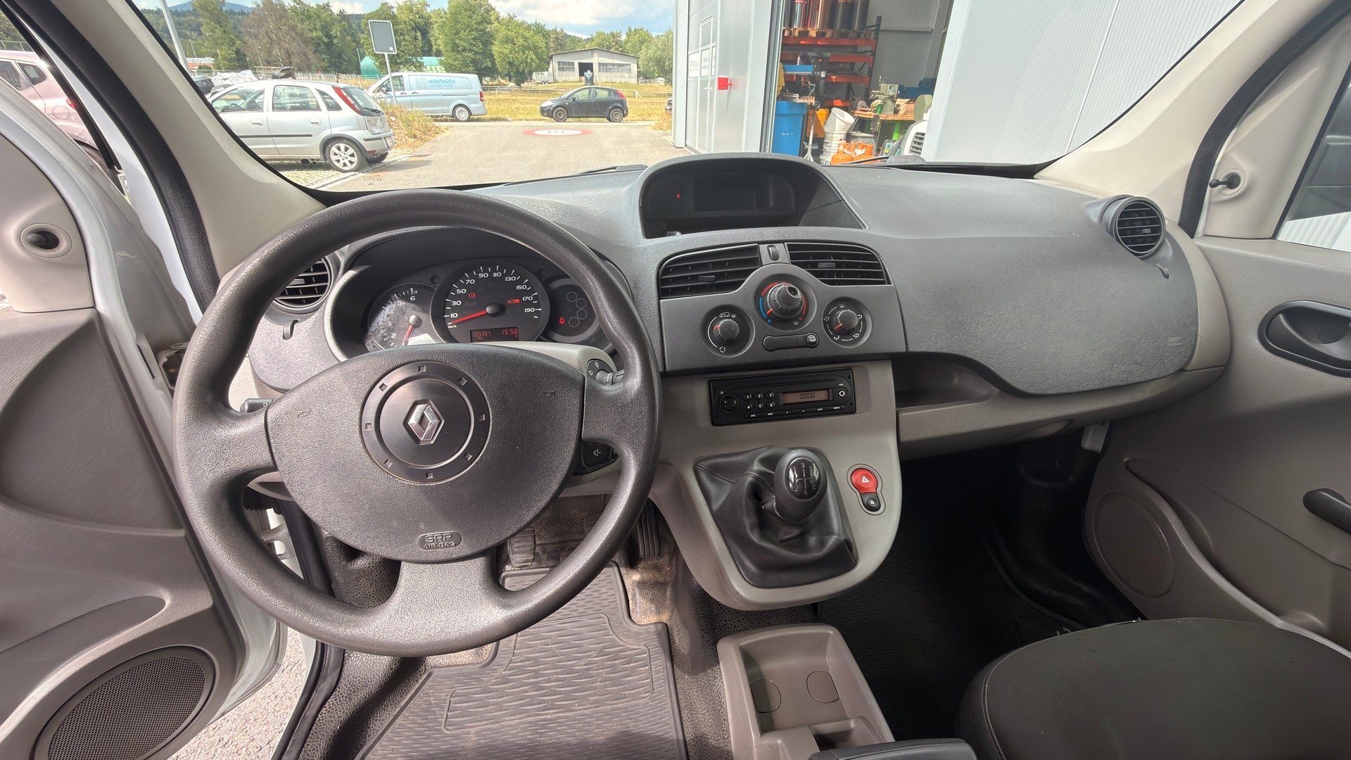 RENAULT Kangoo dCi 85-image-9