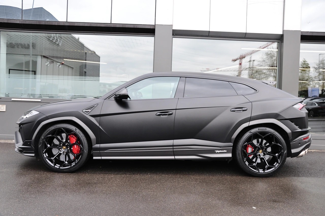 LAMBORGHINI Urus E-Gear PERFORMANTE-image-3