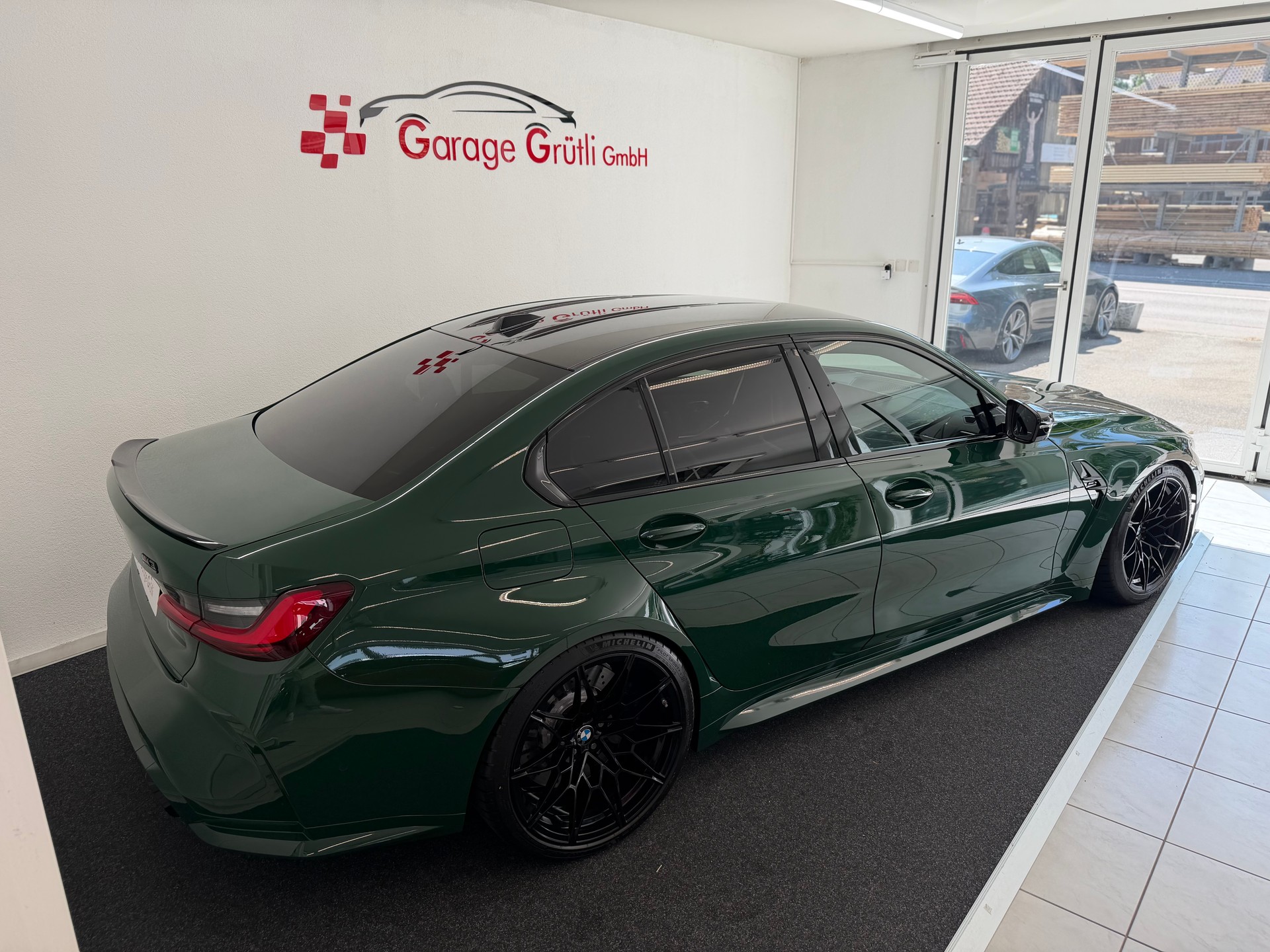 BMW M3 Competition xDrive-image-4