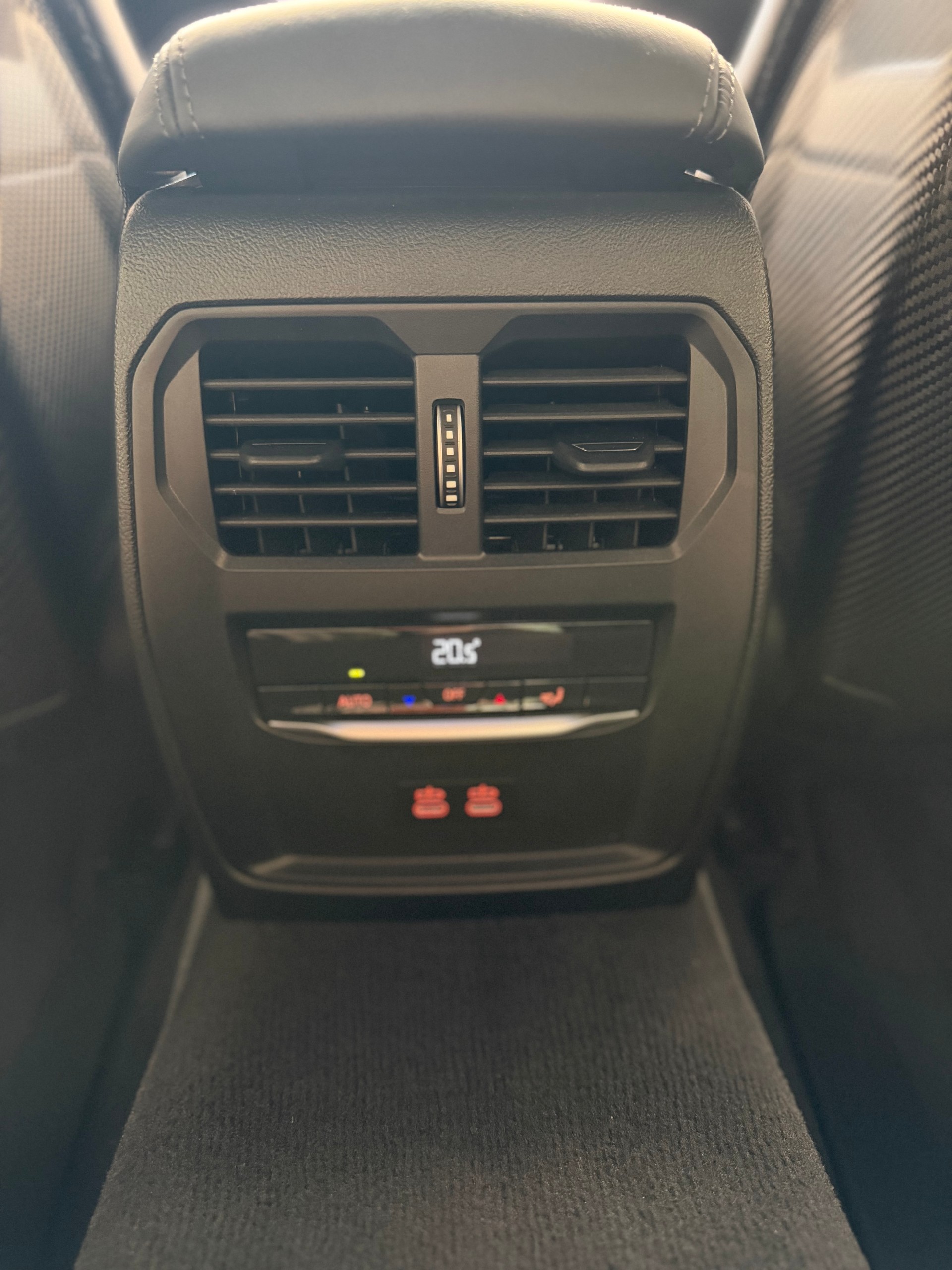 BMW M3 Competition xDrive-image-18
