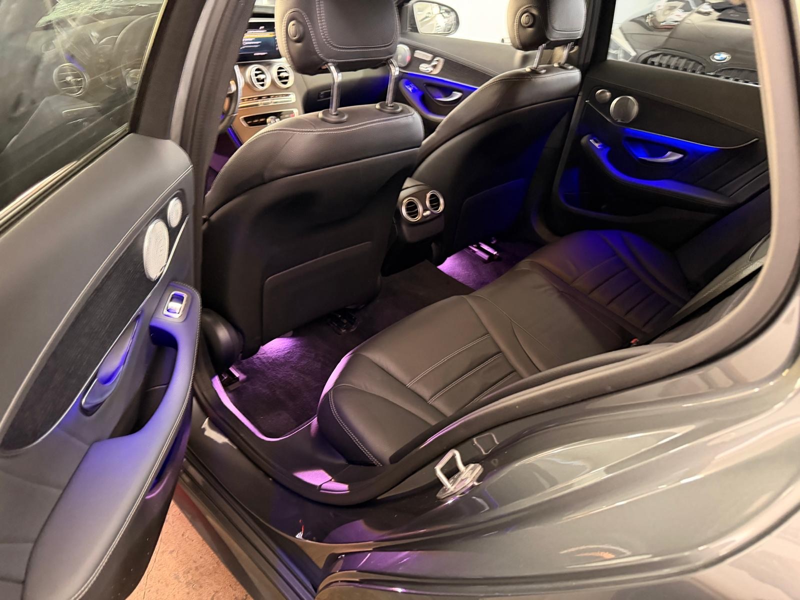 MERCEDES-BENZ C 220 d AMG Line 4Matic 9G-Tronic-image-9