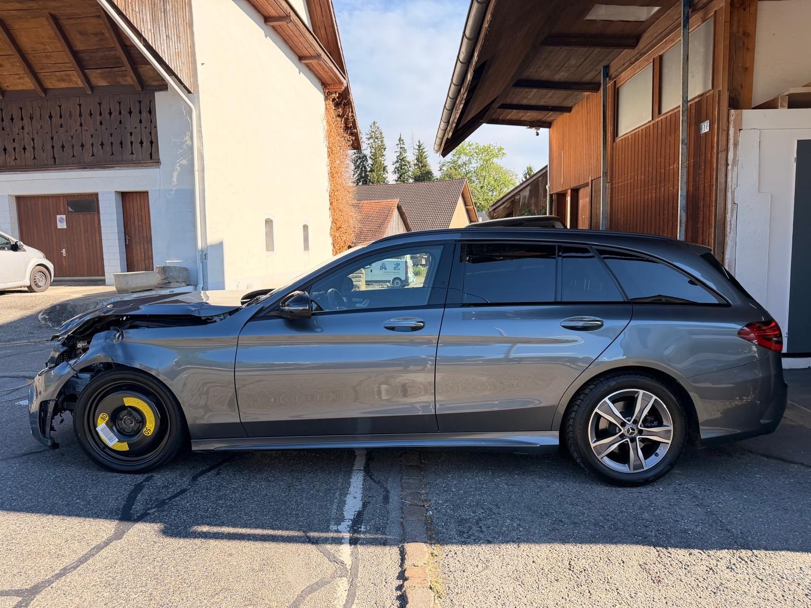 MERCEDES-BENZ C 220 d AMG Line 4Matic 9G-Tronic-image-5