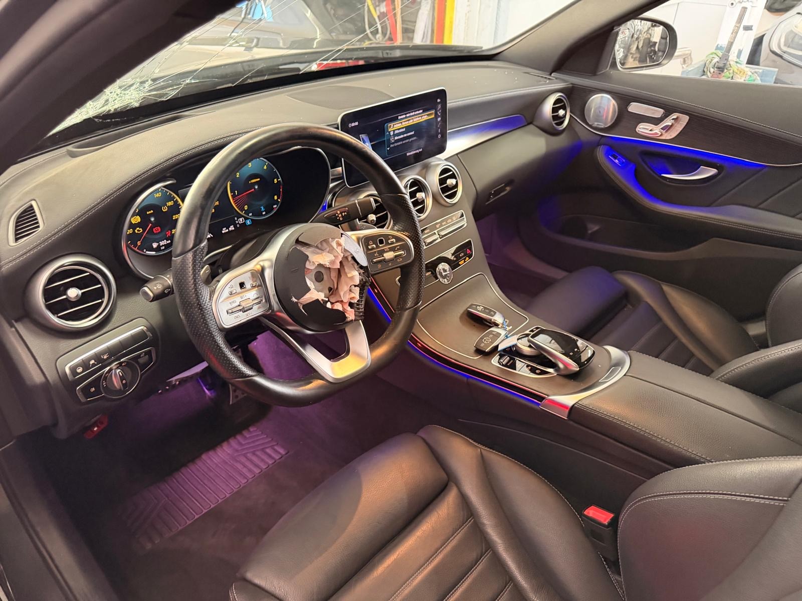 MERCEDES-BENZ C 220 d AMG Line 4Matic 9G-Tronic-image-8