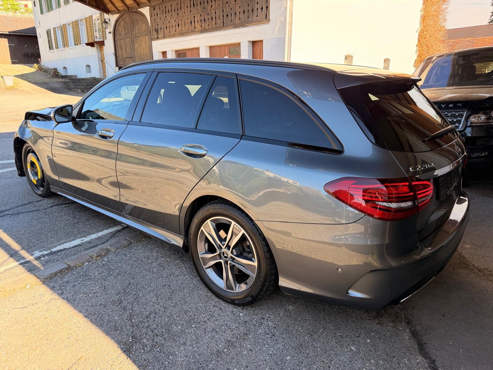 MERCEDES-BENZ C 220 d AMG Line 4Matic 9G-Tronic-image-4