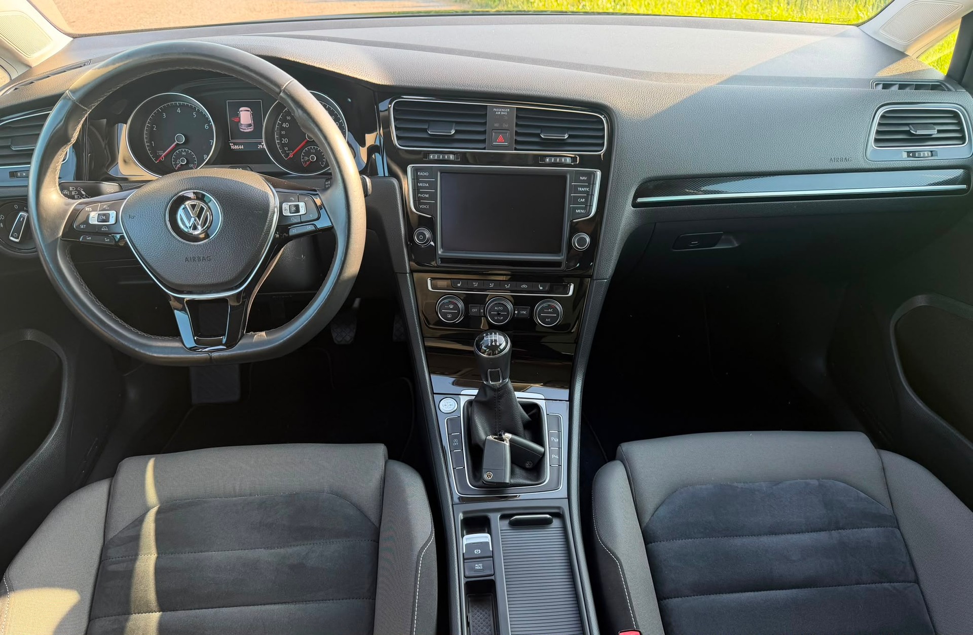 VW Golf 1.4 TSI Highline-image-13