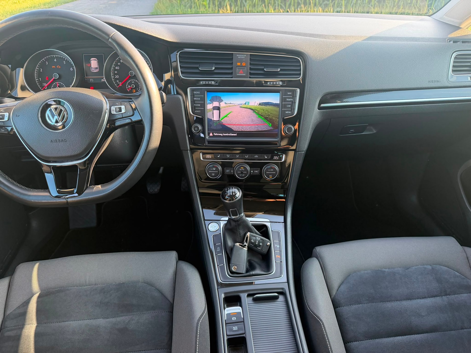 VW Golf 1.4 TSI Highline-image-14