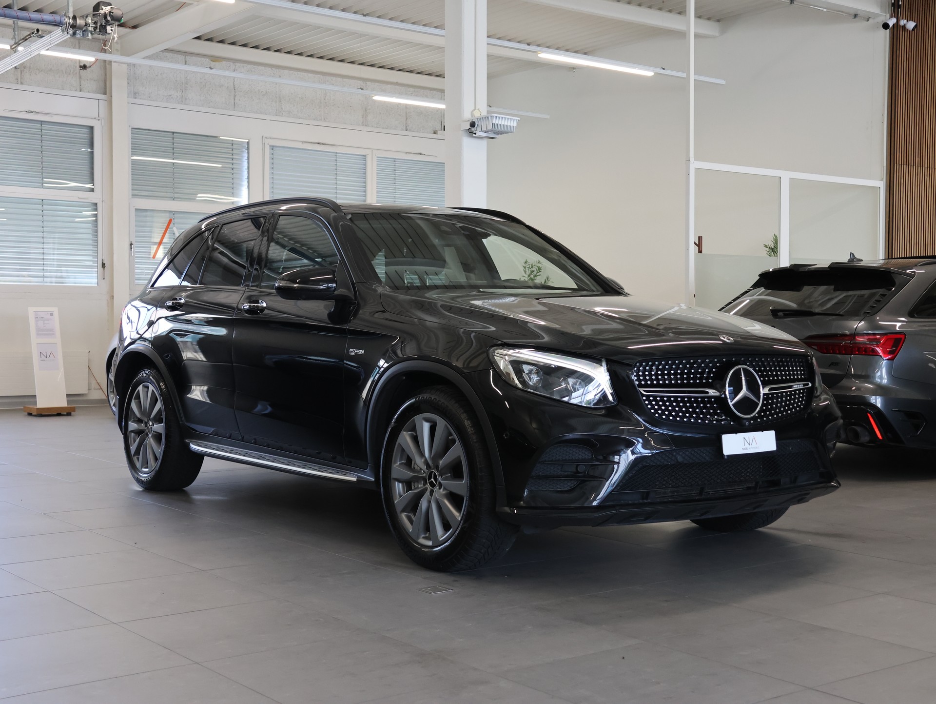 MERCEDES-BENZ GLC 43 AMG 4Matic 9G-Tronic *Burmester* *Sitzheizung*Panoramadach**-showroom-element-1
