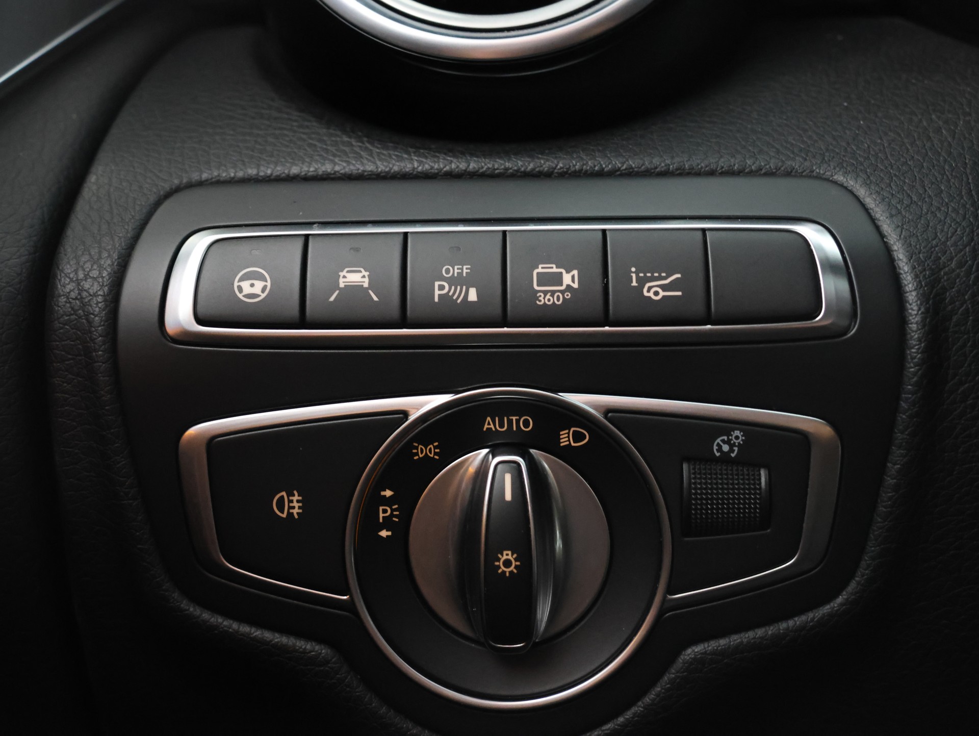 MERCEDES-BENZ GLC 43 AMG 4Matic 9G-Tronic *Burmester* *Sitzheizung*Panoramadach**-image-27