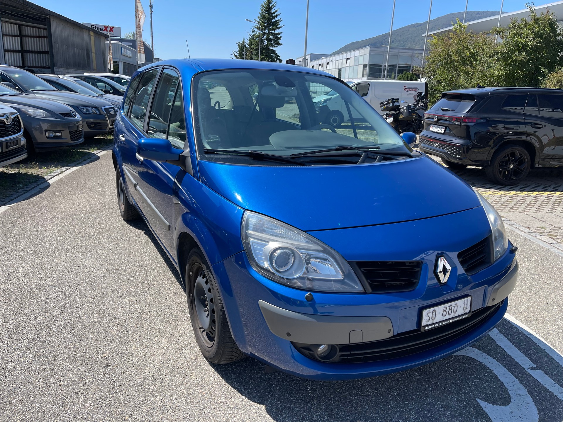 RENAULT Grand Scénic 2.0 16V Expression-image-1