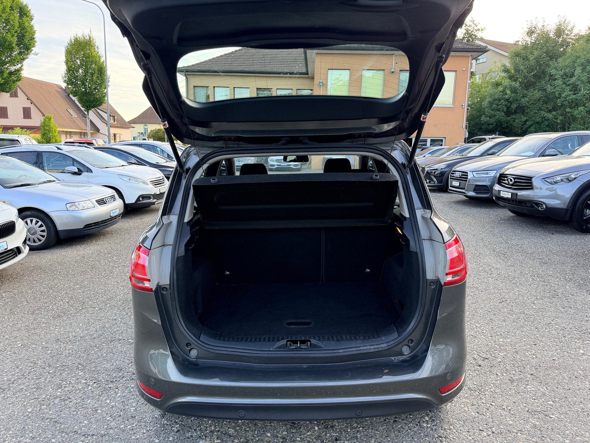 FORD B-Max 1.0 SCTi Titanium-image-9