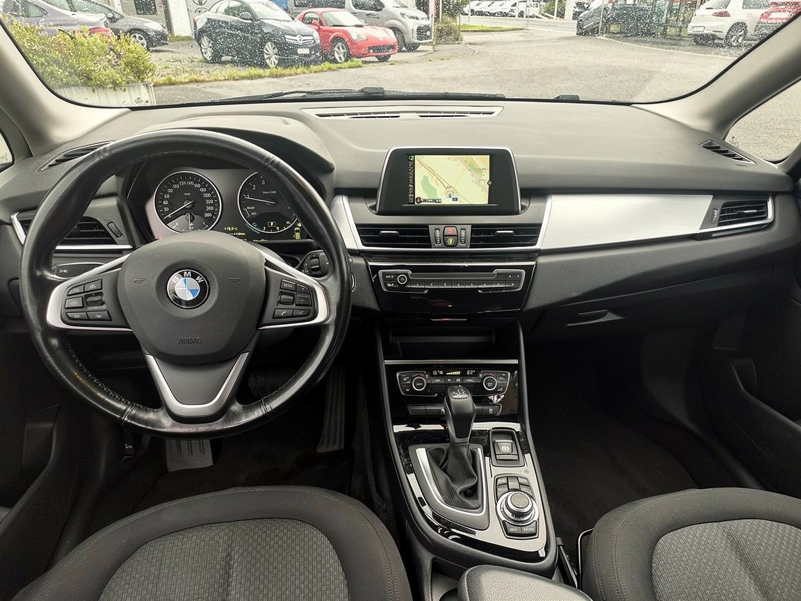 BMW 218i Active Tourer Sport Line Steptronic-image-10