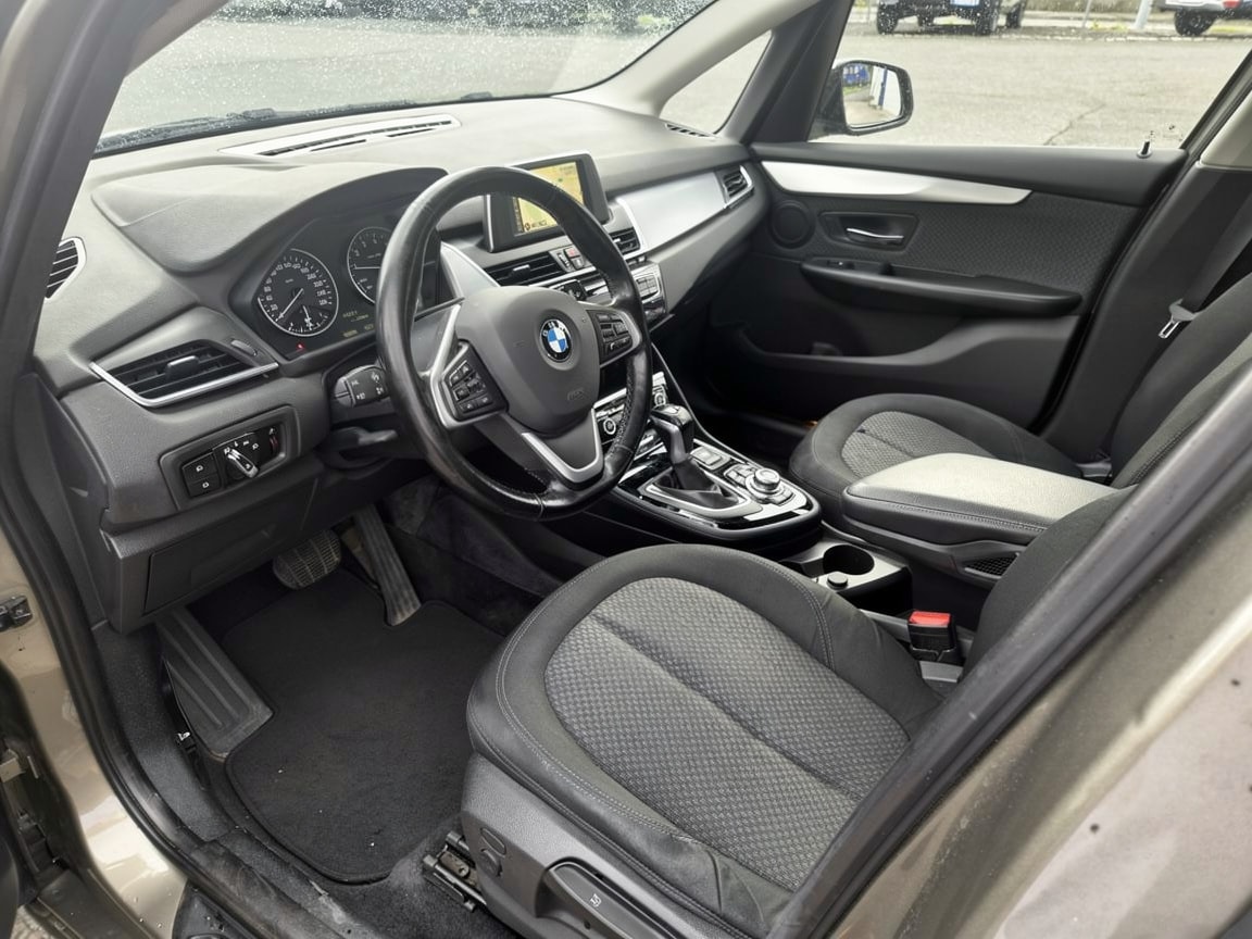 BMW 218i Active Tourer Sport Line Steptronic-image-11