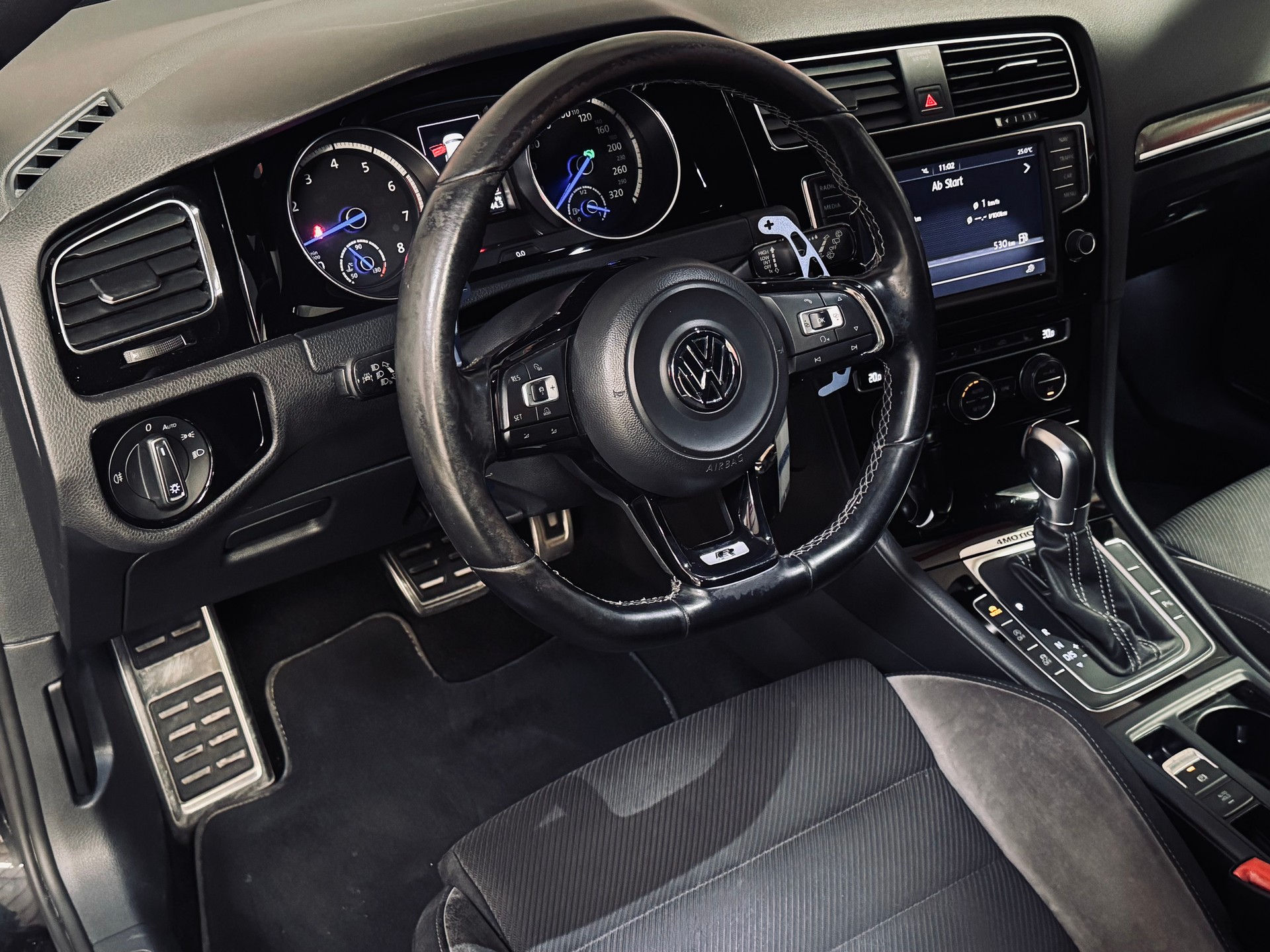 VW Golf 2.0 TSI R 4Motion DSG-image-13