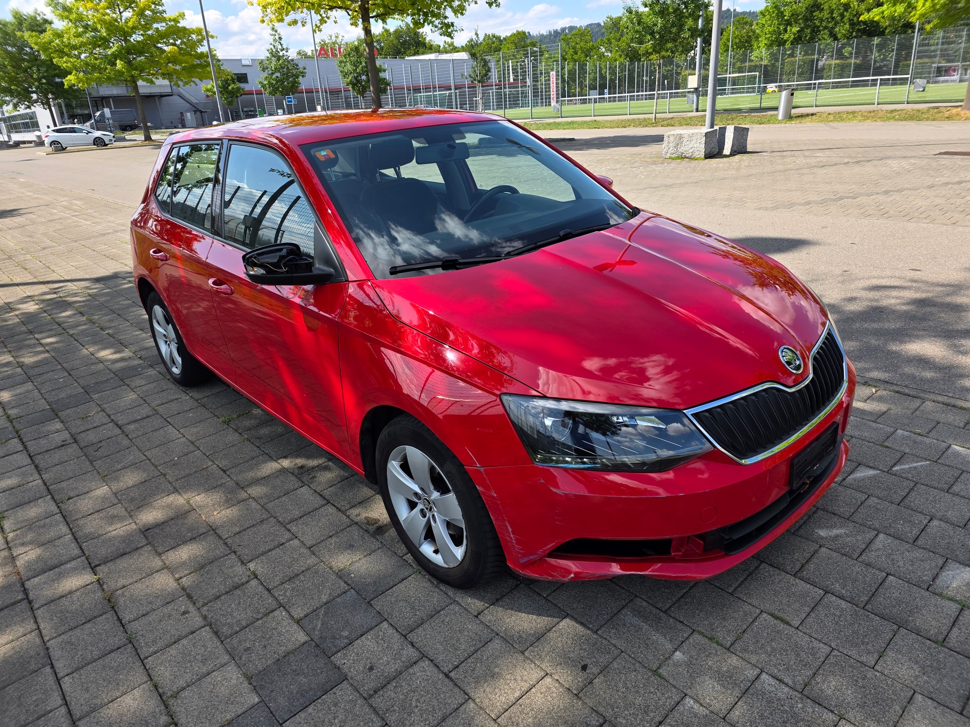SKODA Fabia 1.4 TDI Ambition DSG-image-0