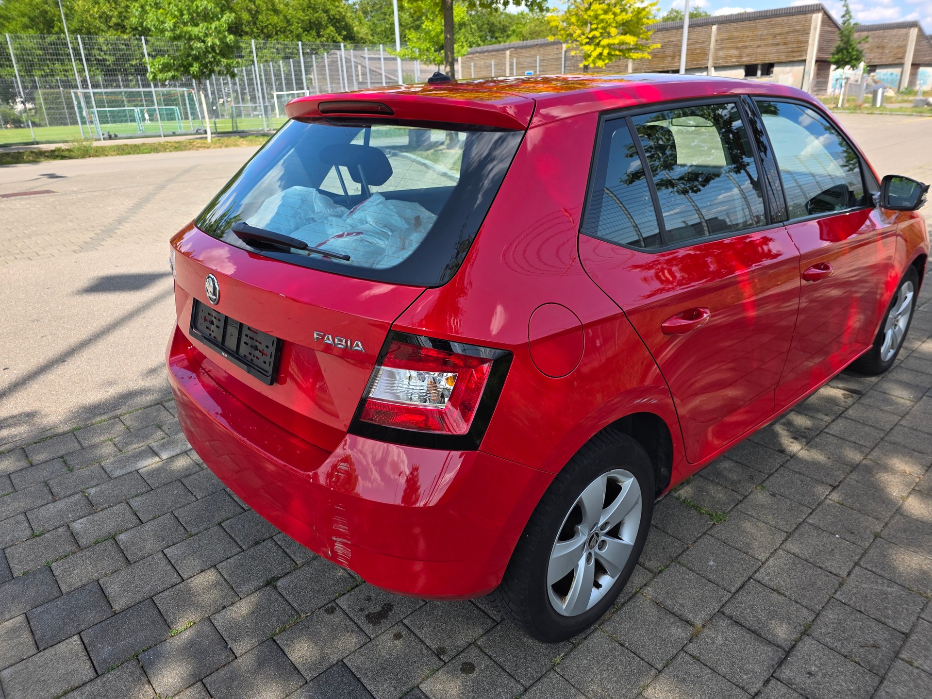 SKODA Fabia 1.4 TDI Ambition DSG-image-8
