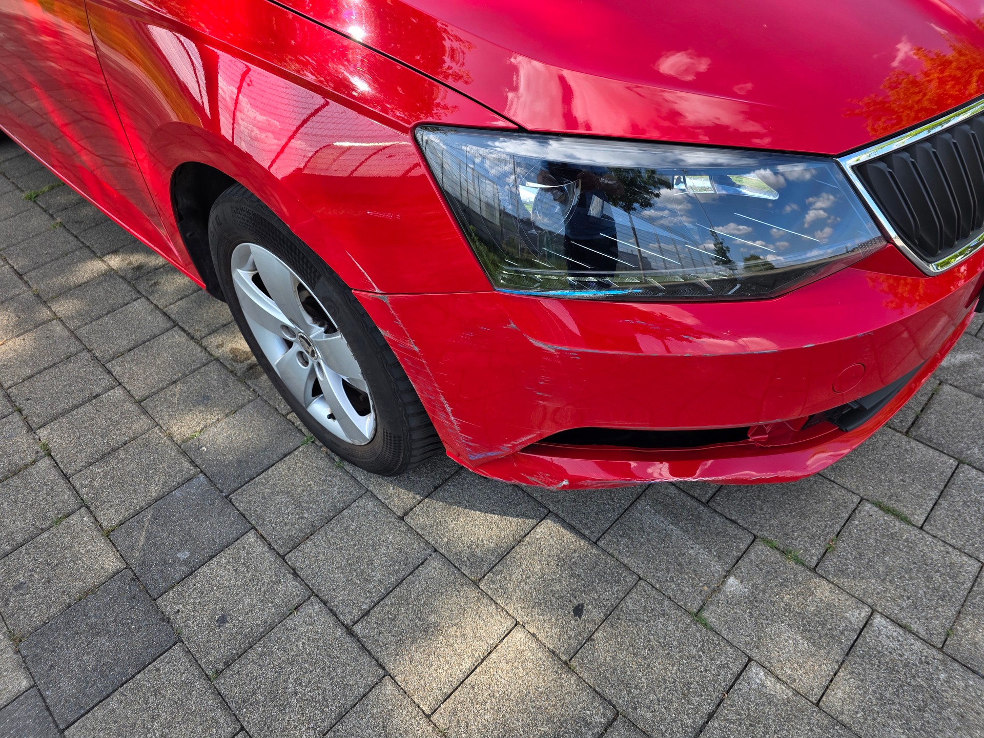 SKODA Fabia 1.4 TDI Ambition DSG-image-11