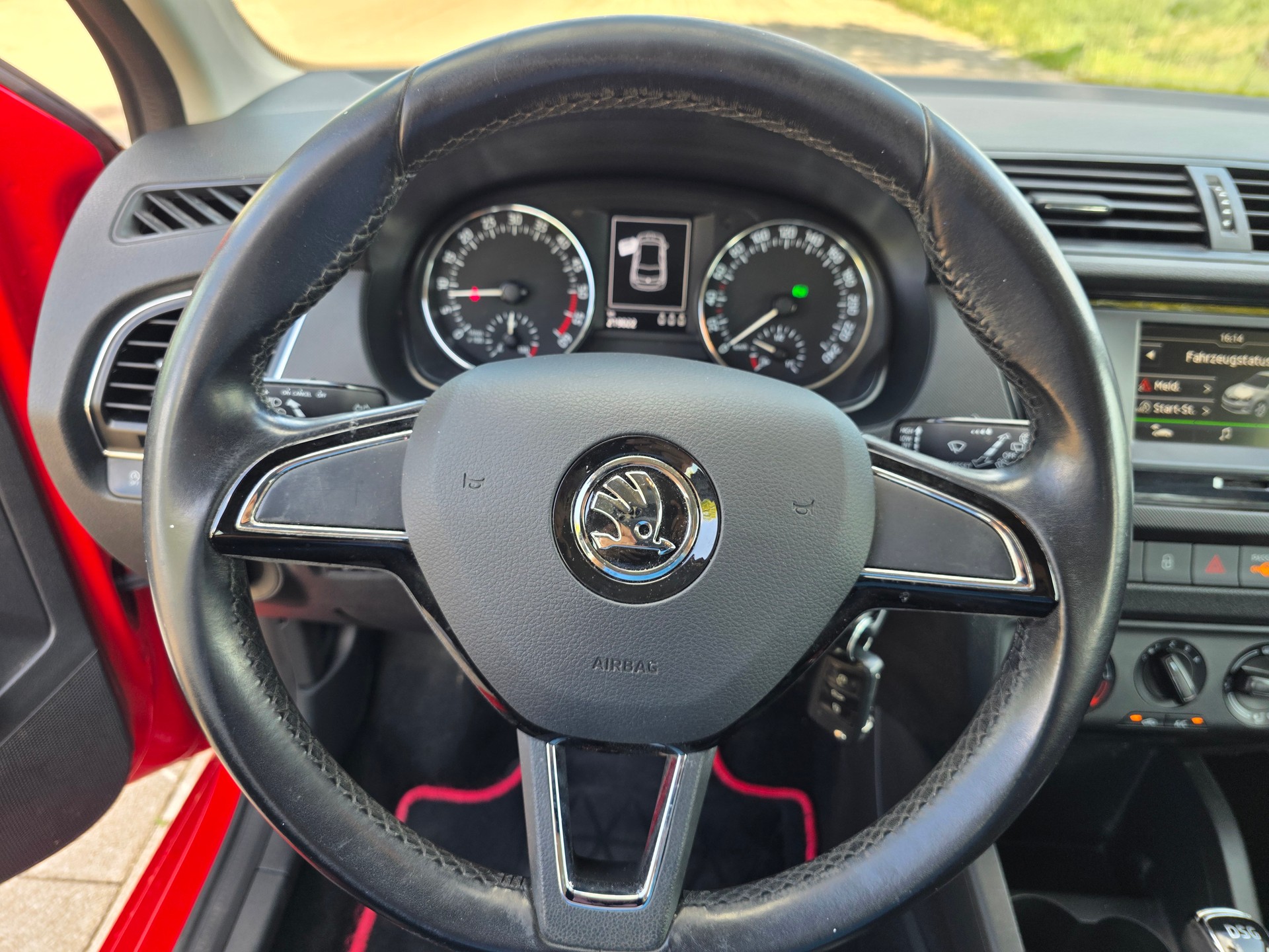 SKODA Fabia 1.4 TDI Ambition DSG-image-19