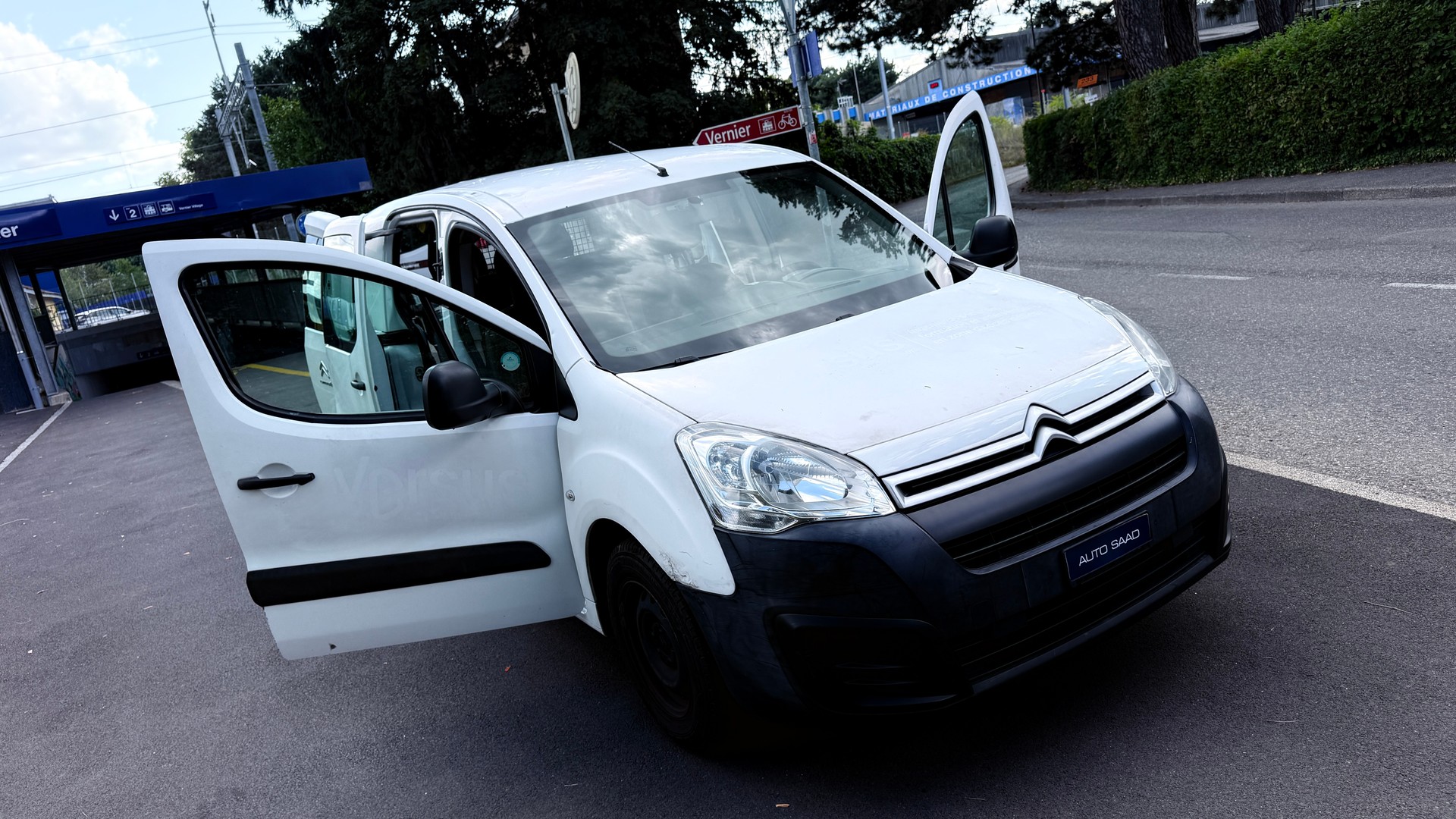 CITROEN Berlingo 1.6 BlueHDi 100 Attraction-image-9