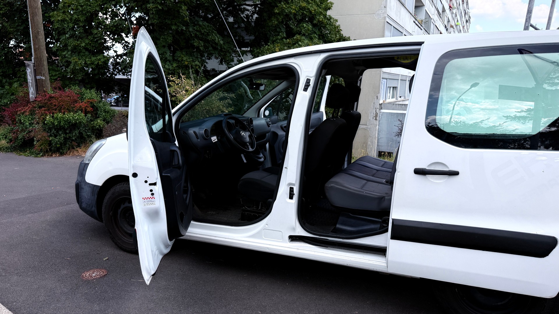 CITROEN Berlingo 1.6 BlueHDi 100 Attraction-image-11