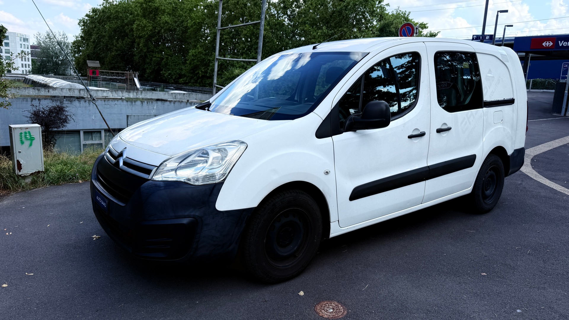 CITROEN Berlingo 1.6 BlueHDi 100 Attraction-image-2