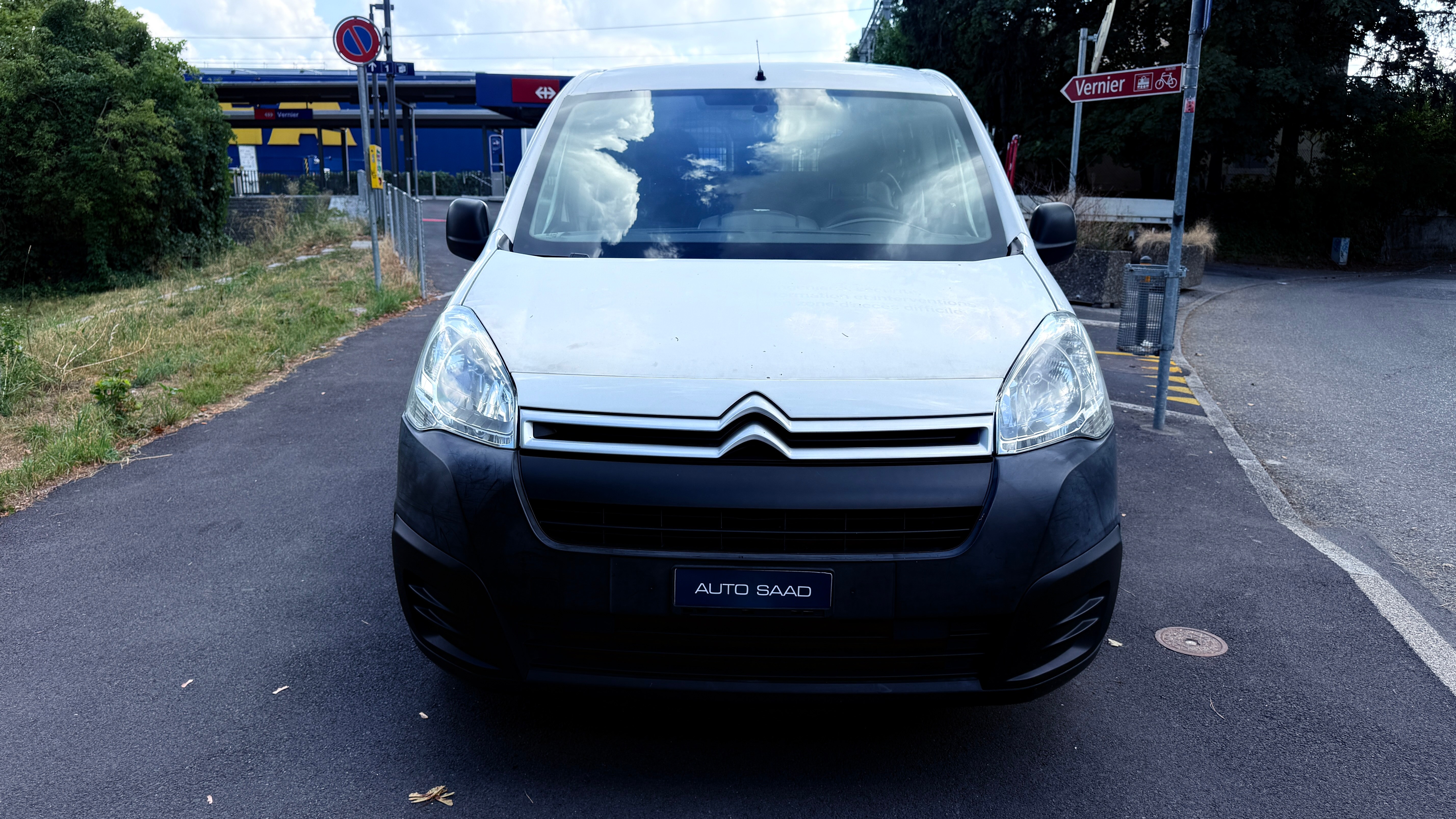 Car photo