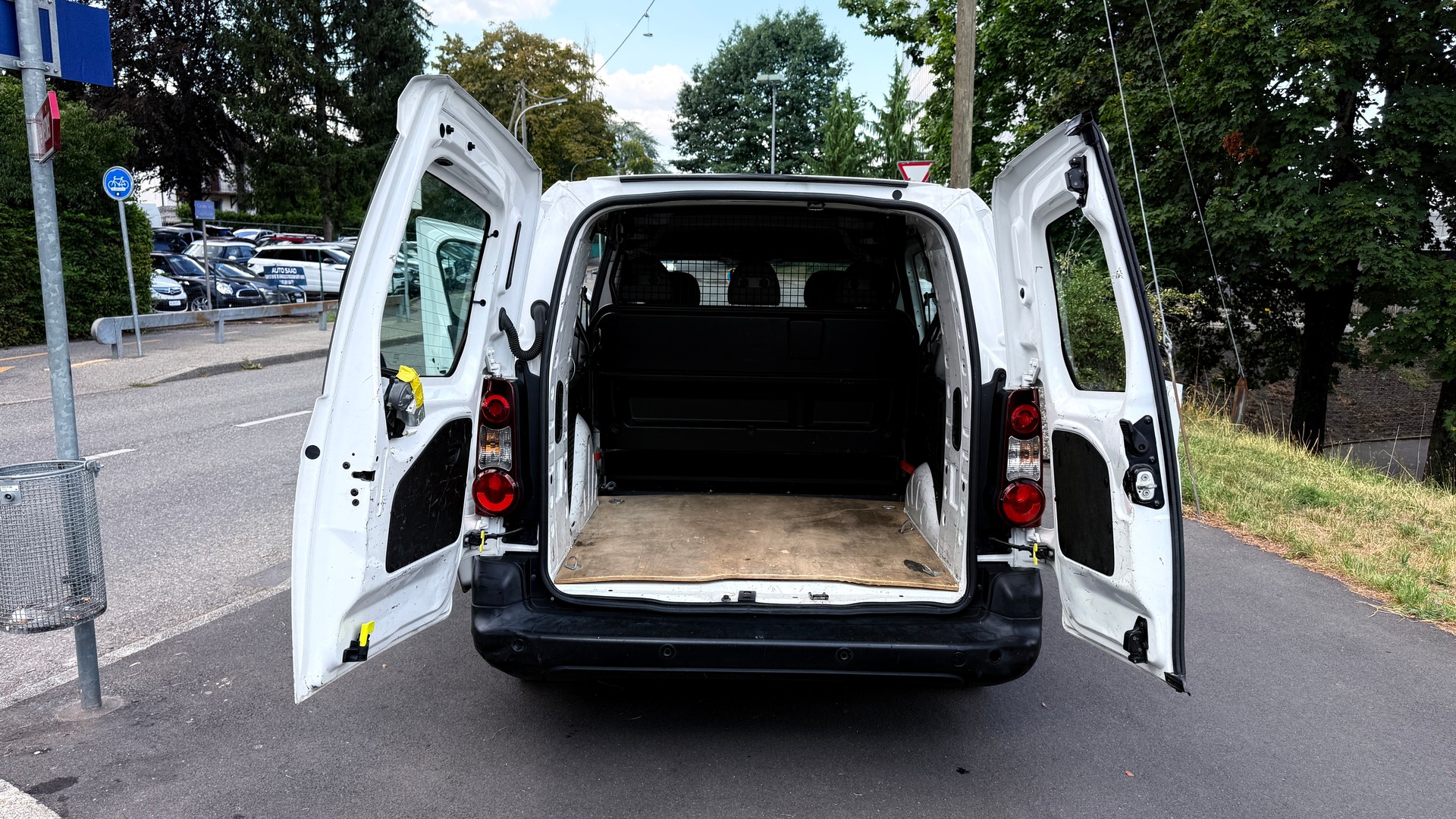 CITROEN Berlingo 1.6 BlueHDi 100 Attraction-image-6