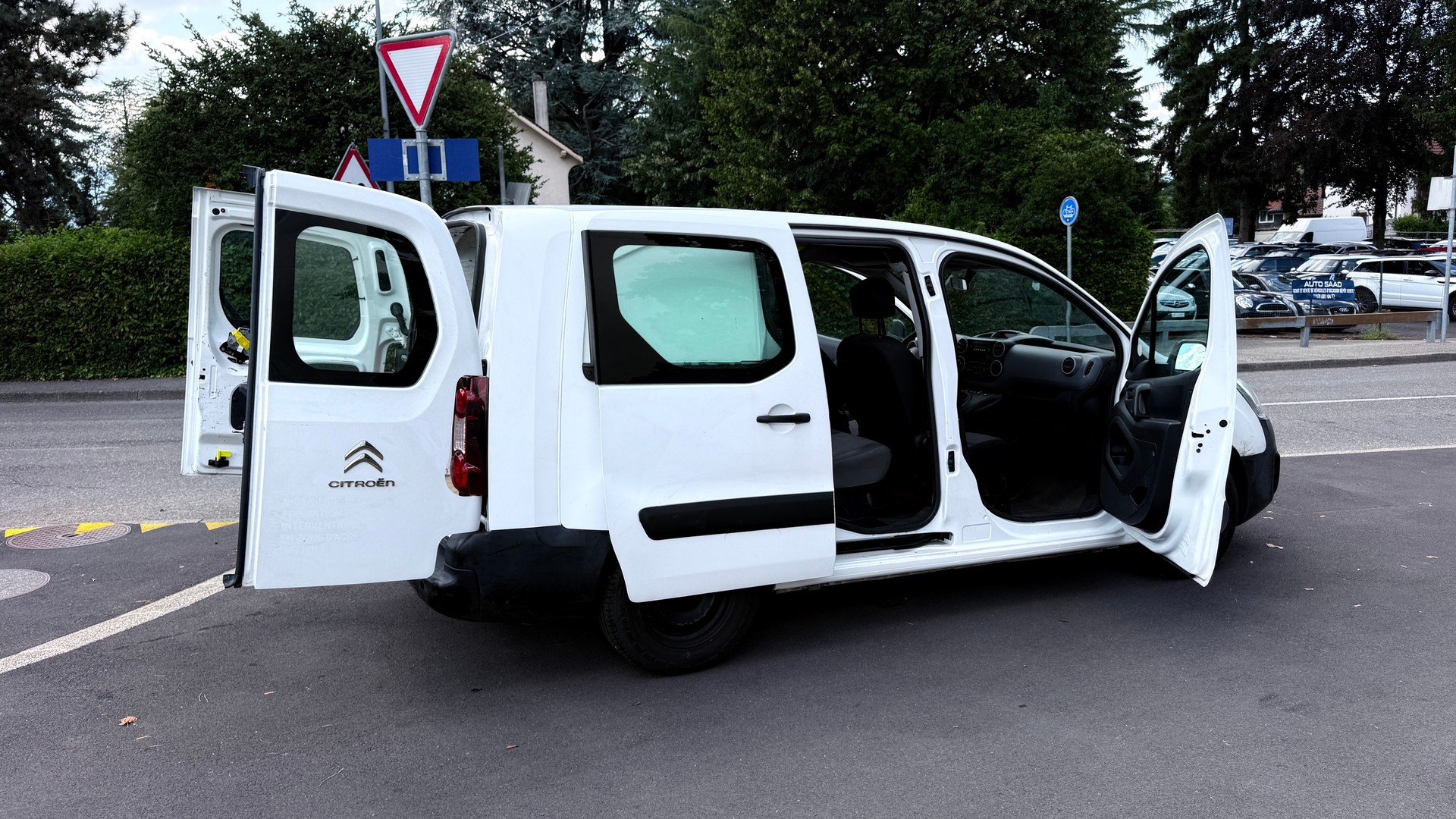 CITROEN Berlingo 1.6 BlueHDi 100 Attraction-image-7
