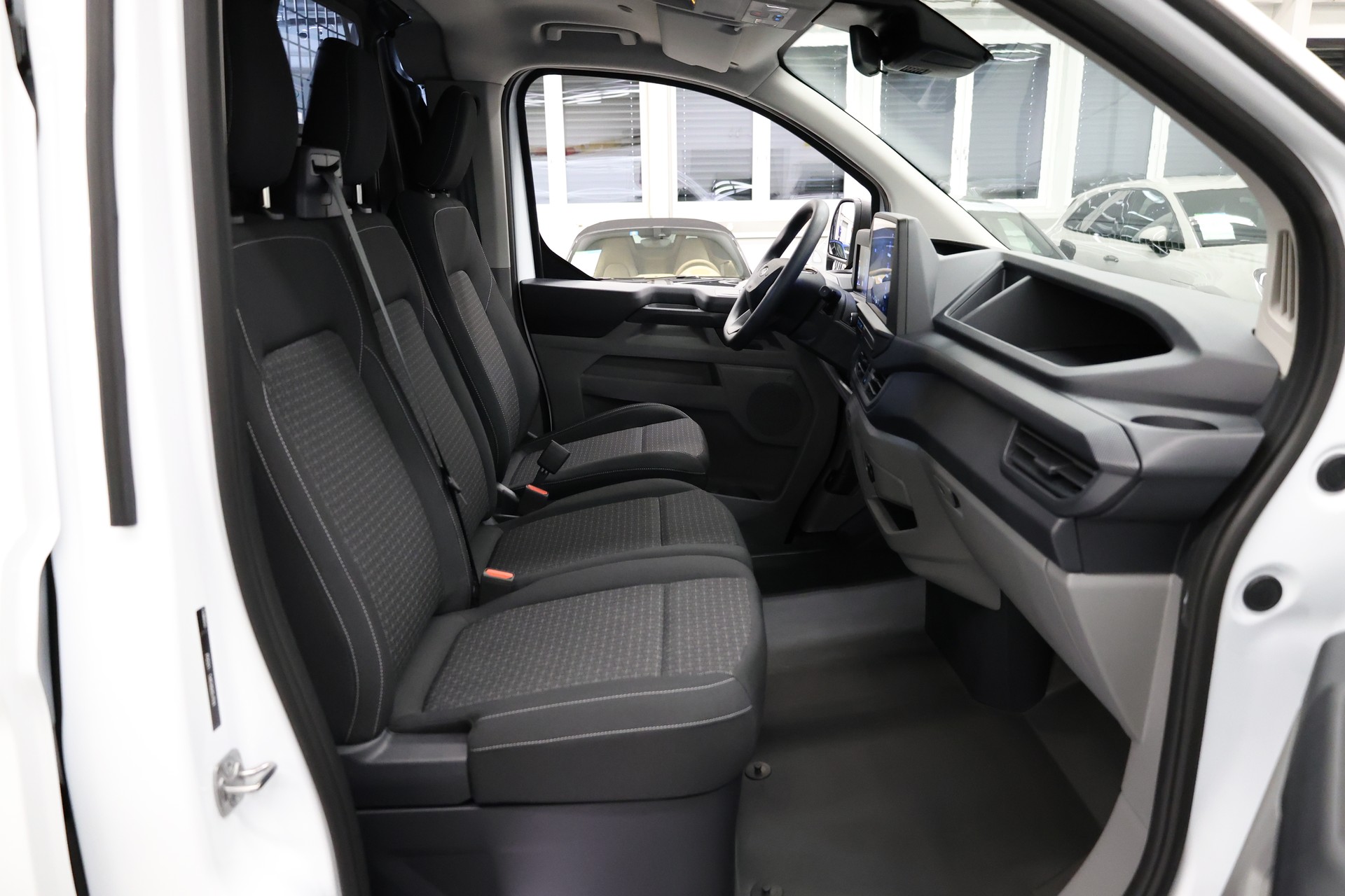 FORD Transit Custom Van 320 L1 2.0 EcoBlue 136 Trend 4x4-image-16