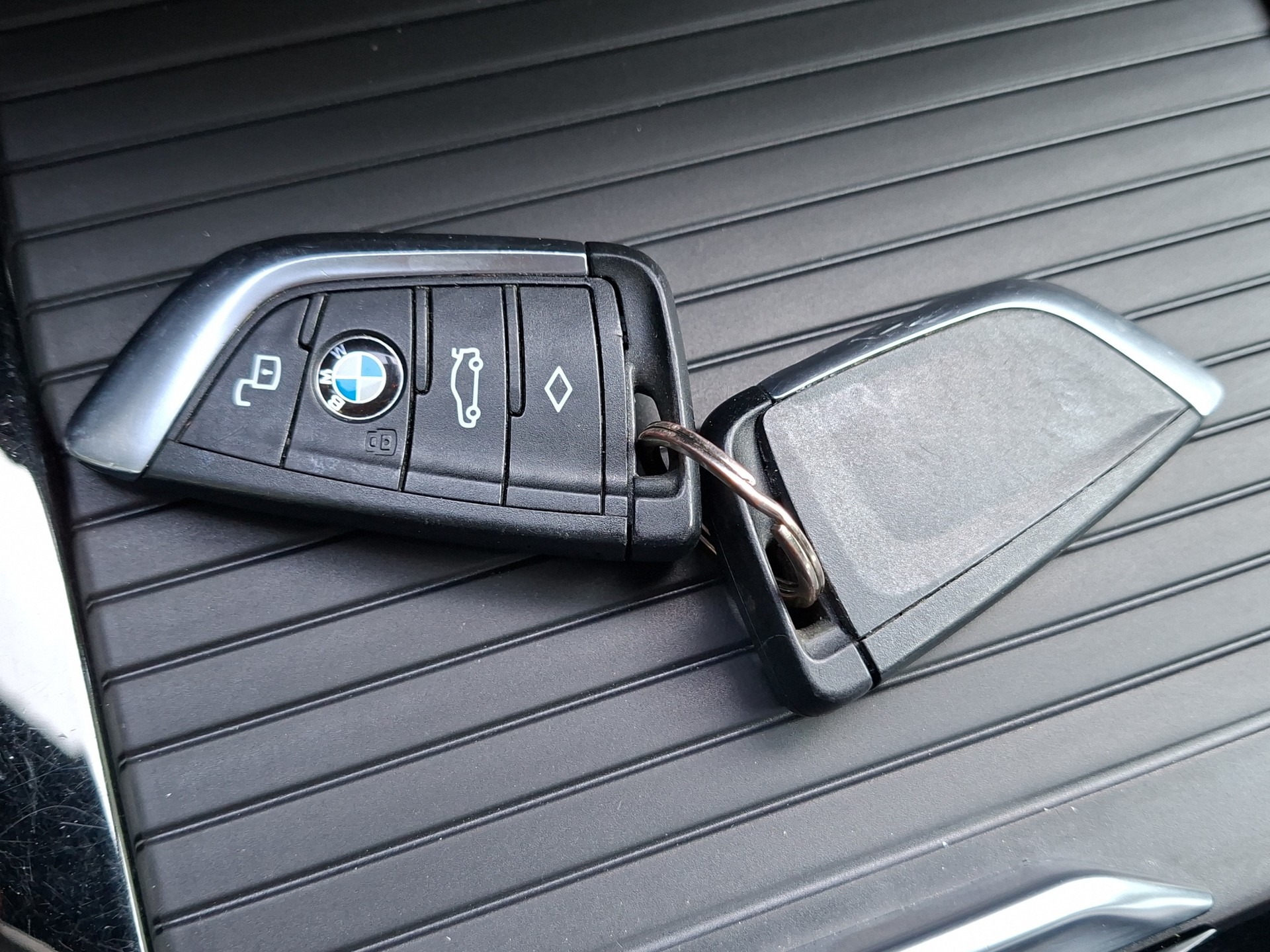 BMW X3 xDrive 30e-image-15