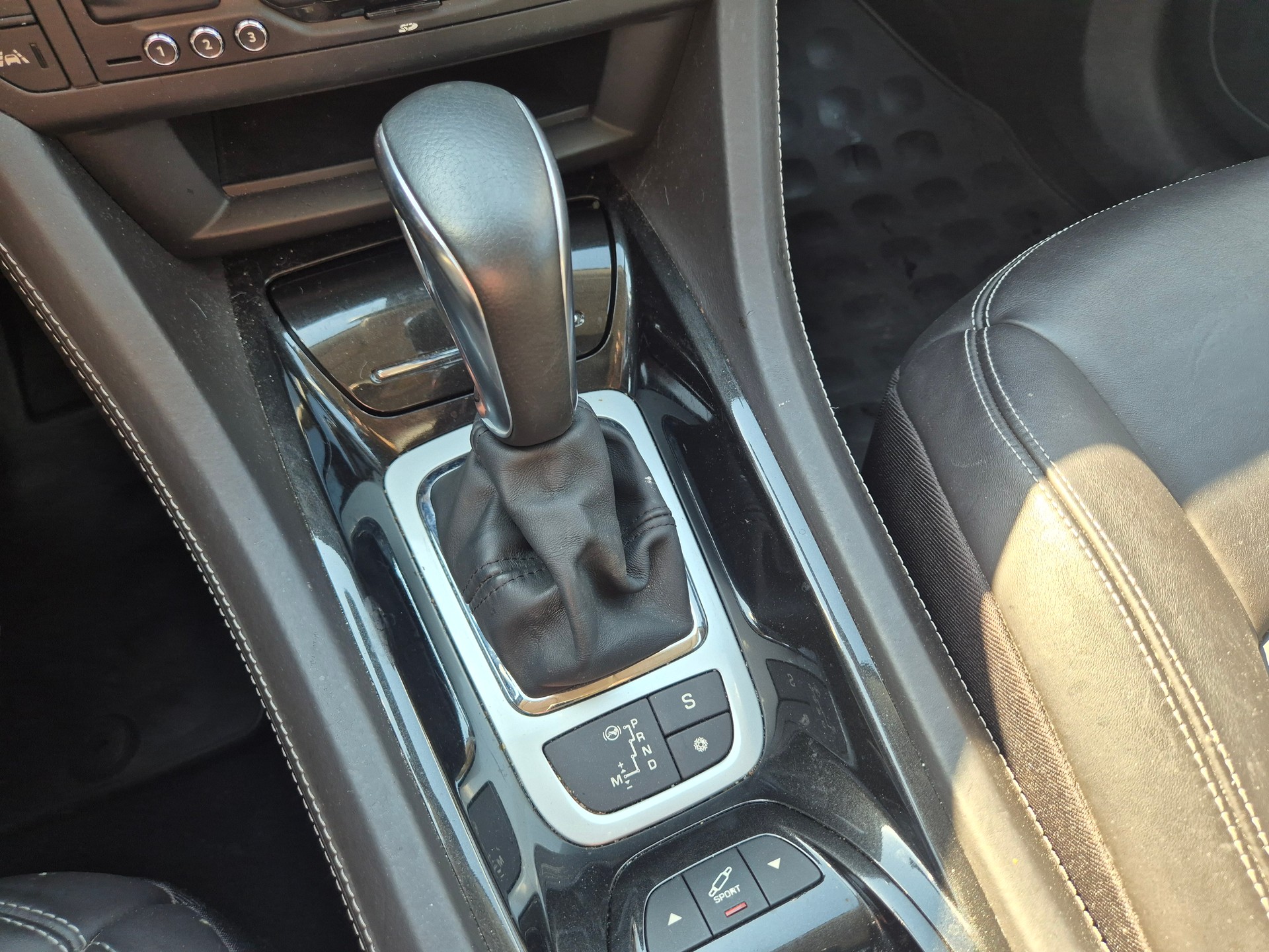 CITROEN C5 Berline 3.0 HDi V6 Exclusive Automatic-image-13