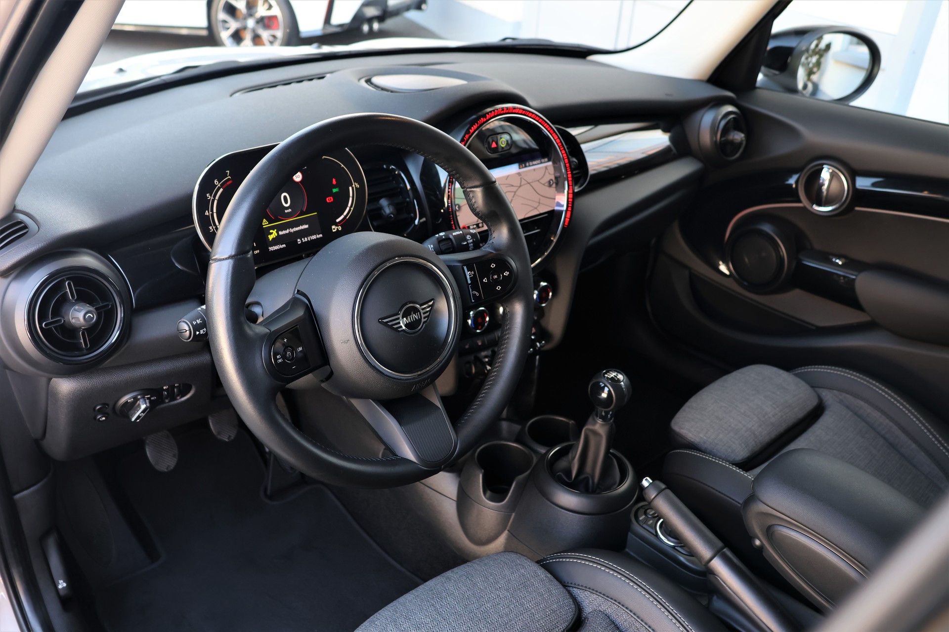 MINI Cooper (CH)-image-7