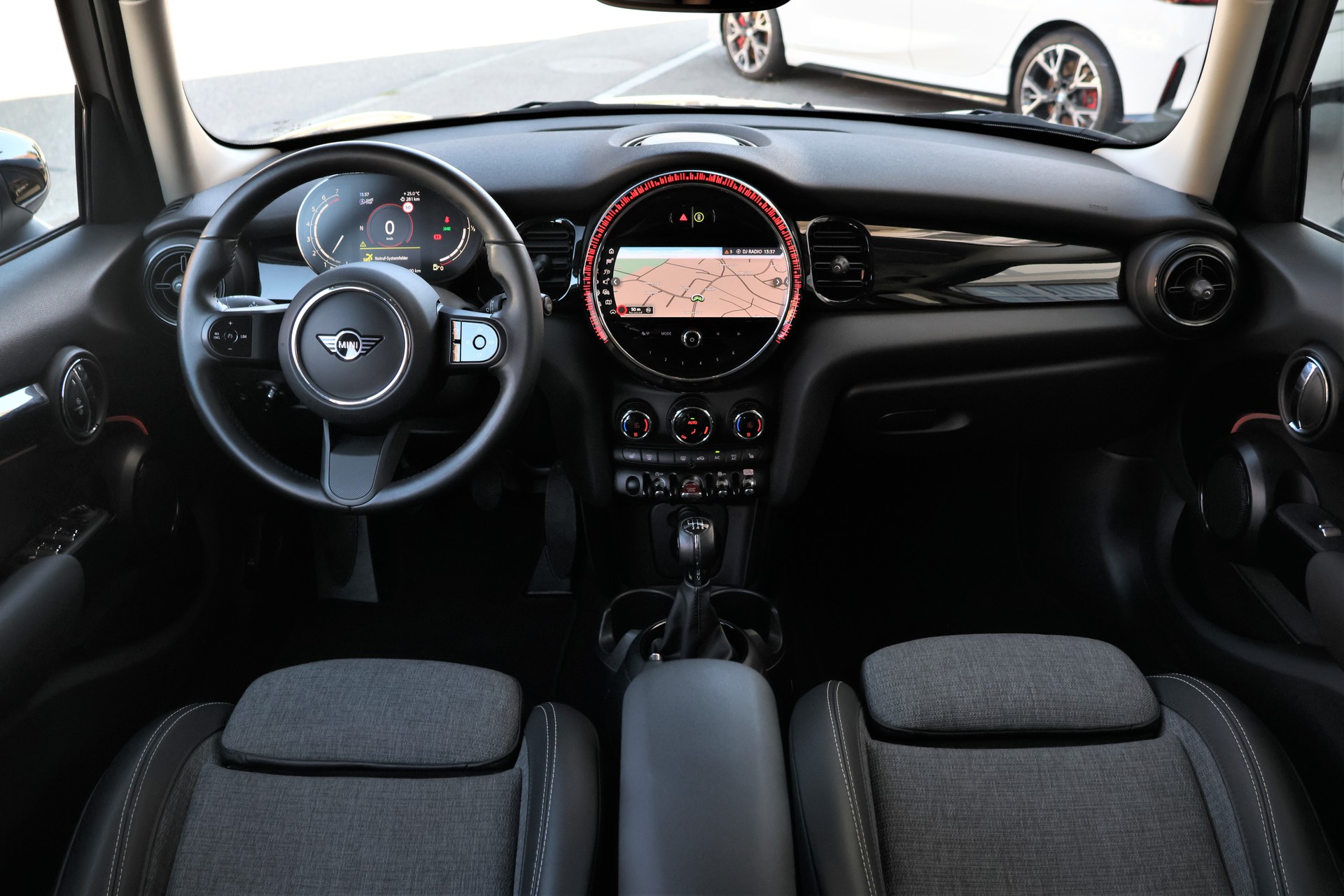 MINI Cooper (CH)-image-12
