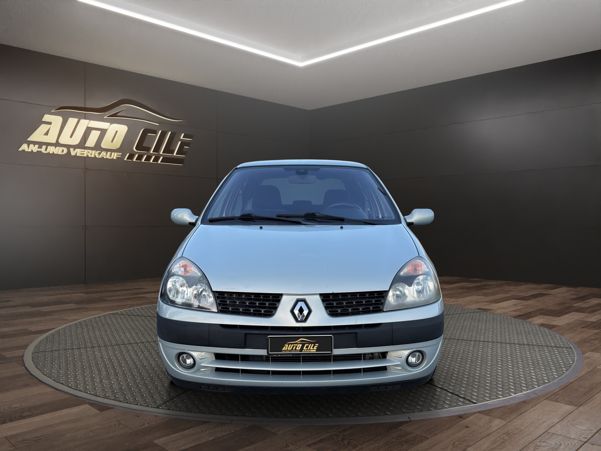 RENAULT Clio 1.4 16V Dynamique Luxe-image-1