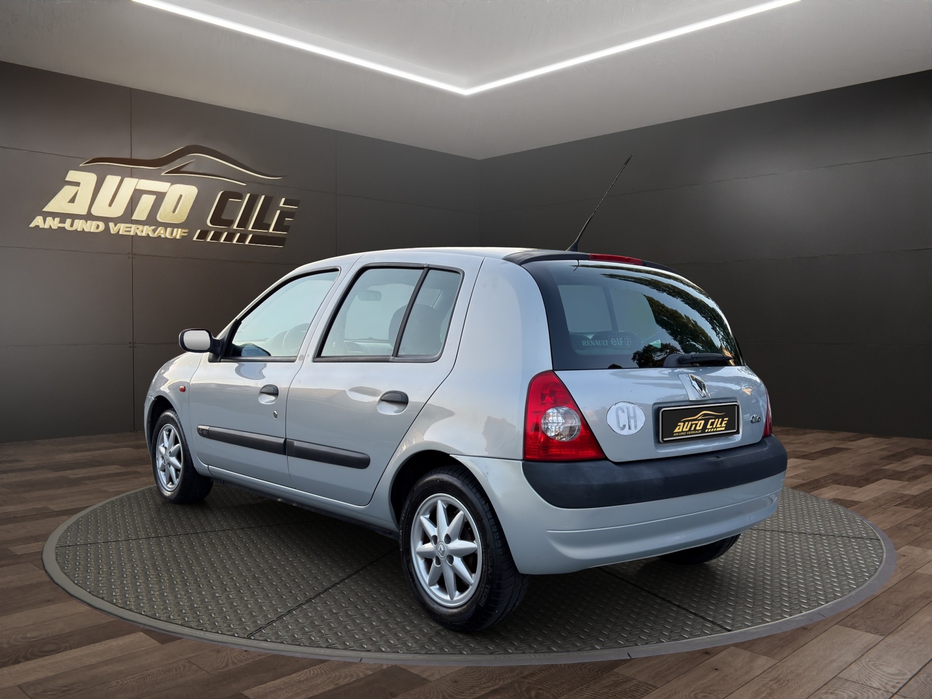 RENAULT Clio 1.4 16V Dynamique Luxe-image-5